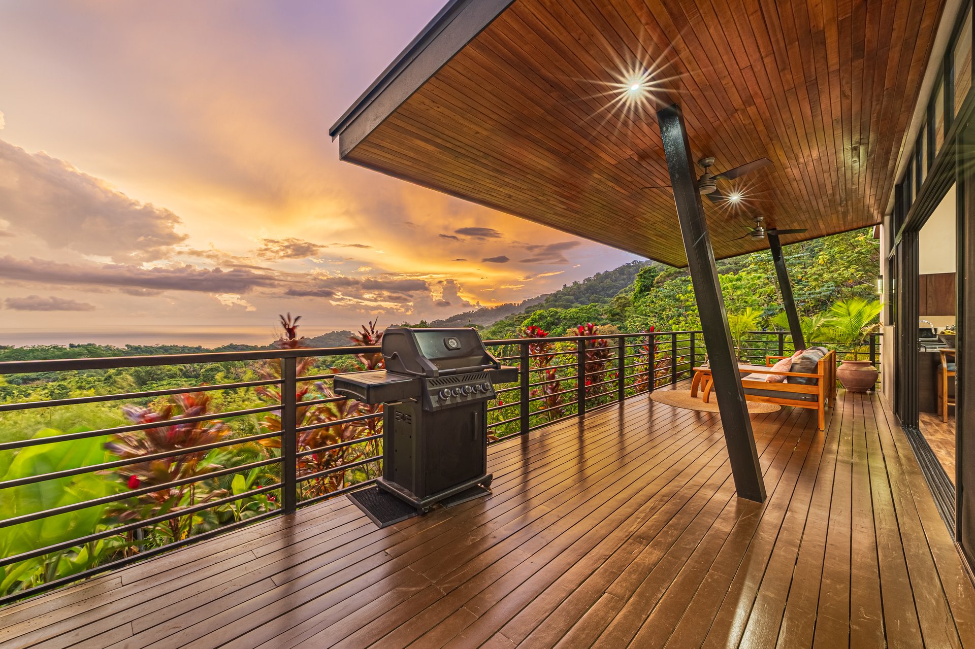 Casa Markissa – Luxury Oceanview Villa with Proven Rental Income.