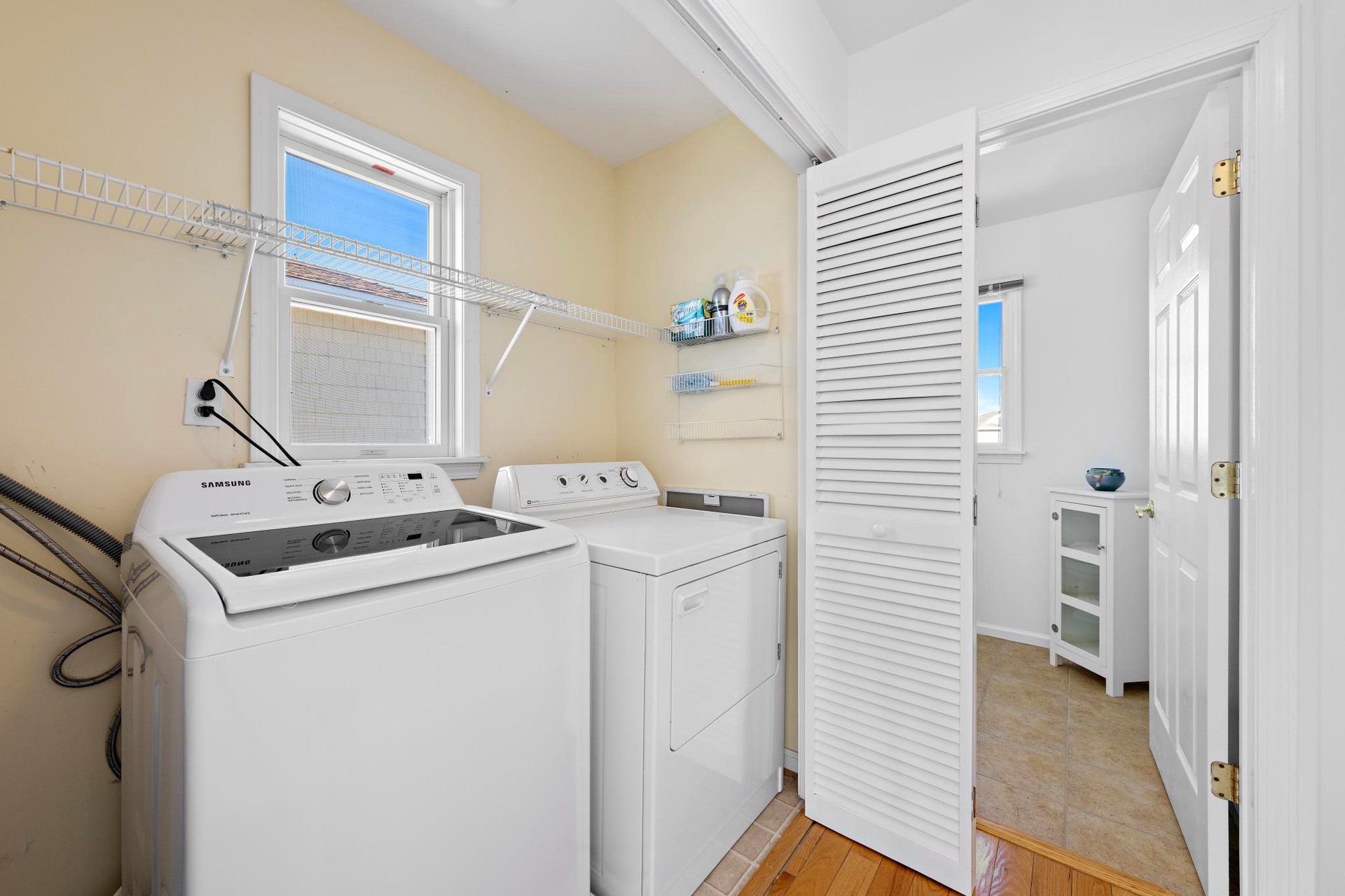 7 W Julia Ave, Long Beach Twp