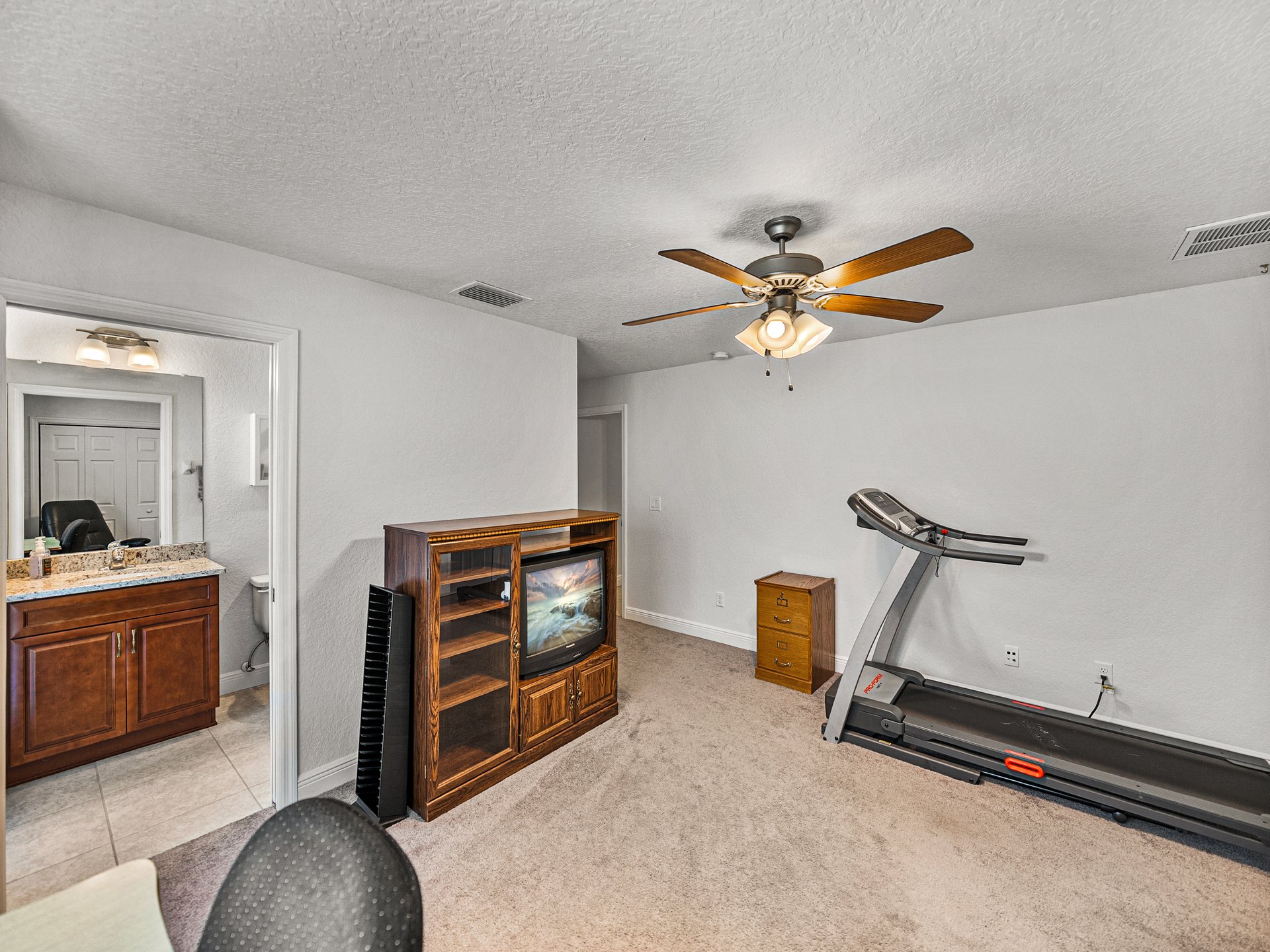 17703 COUNTRY SQUIRE LN
