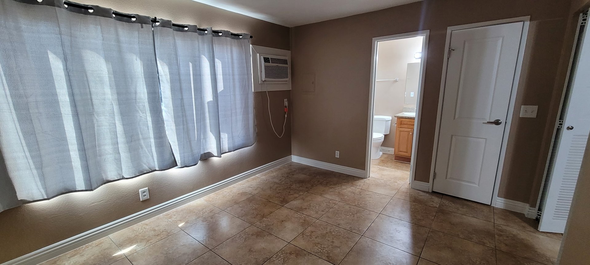 305 North 10th Street #17, Las Vegas, NV 89101