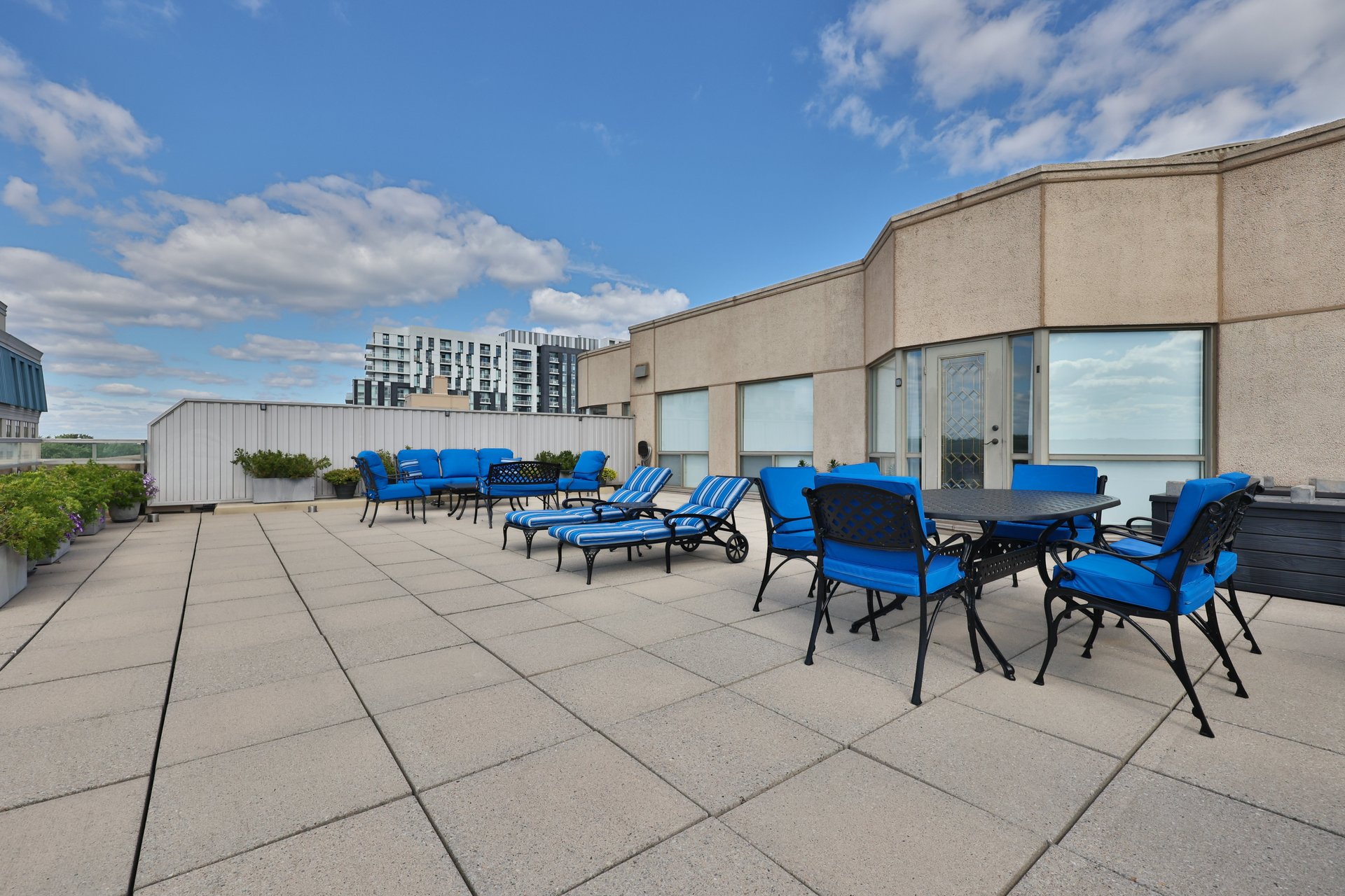 801-2511 Lakeshore Rd W, Oakville