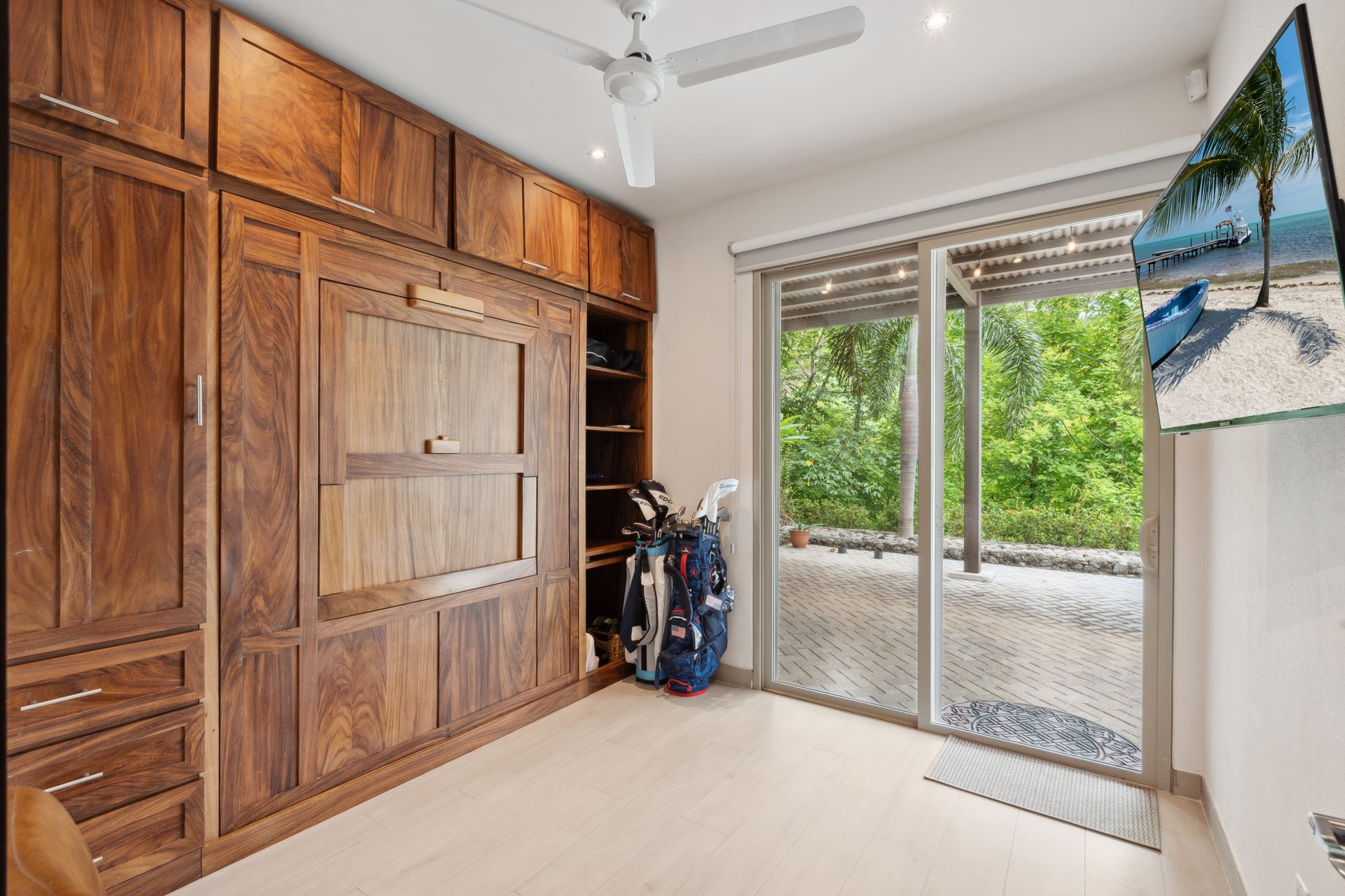 Casa Pickle on the Hill | Spacious Private Estate with Pickleball Court, Mature Gardens & Independent Guest Apartment