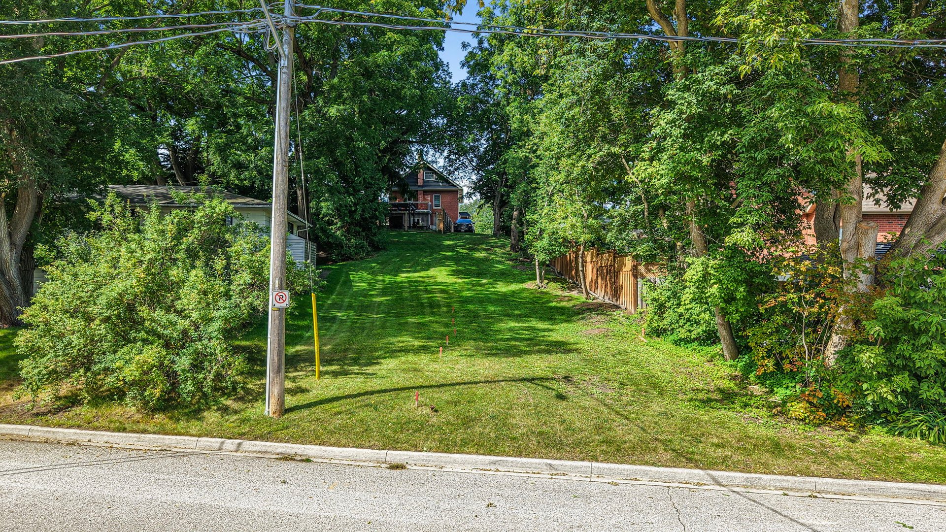 190 Charlotte St S