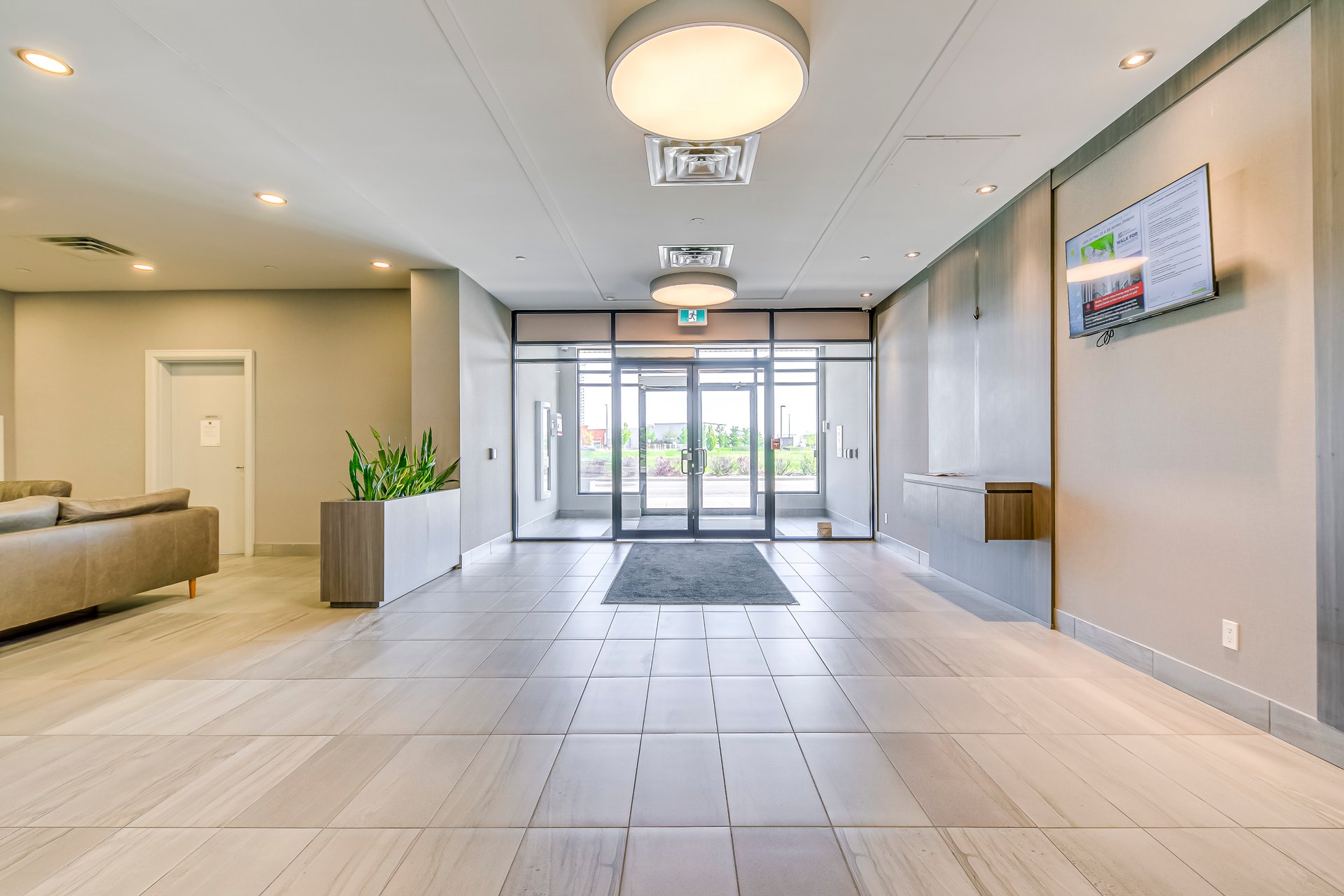 150 Oak Park Blvd 201