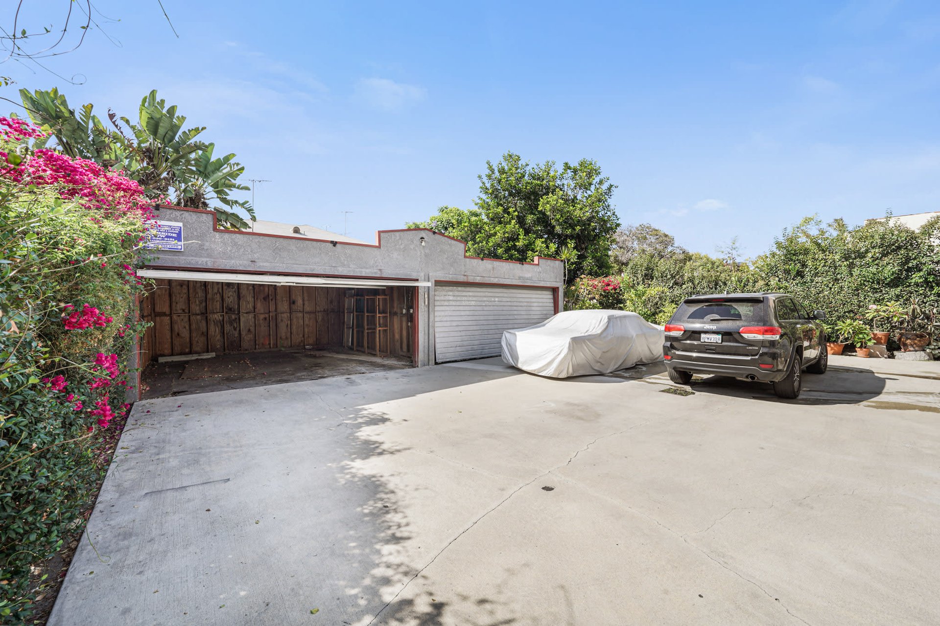 Beautiful Spanish Trophy Duplex in Wilshire Vista