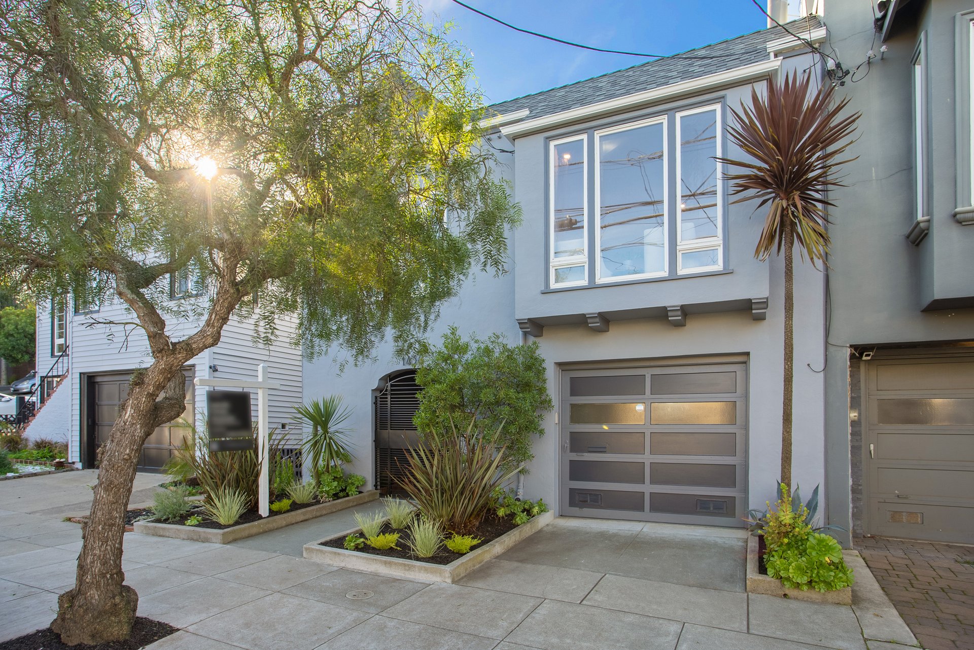 1436 Diamond Street
