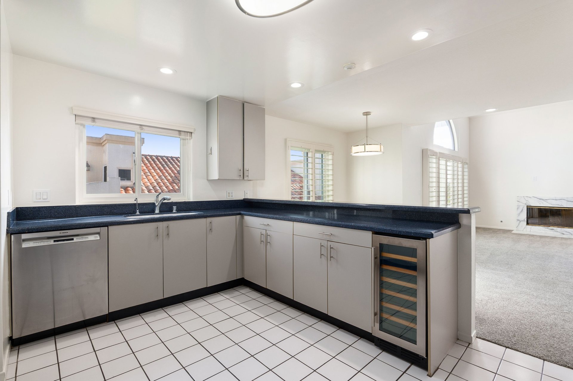 1010 California Ave #307, North of Wilshire