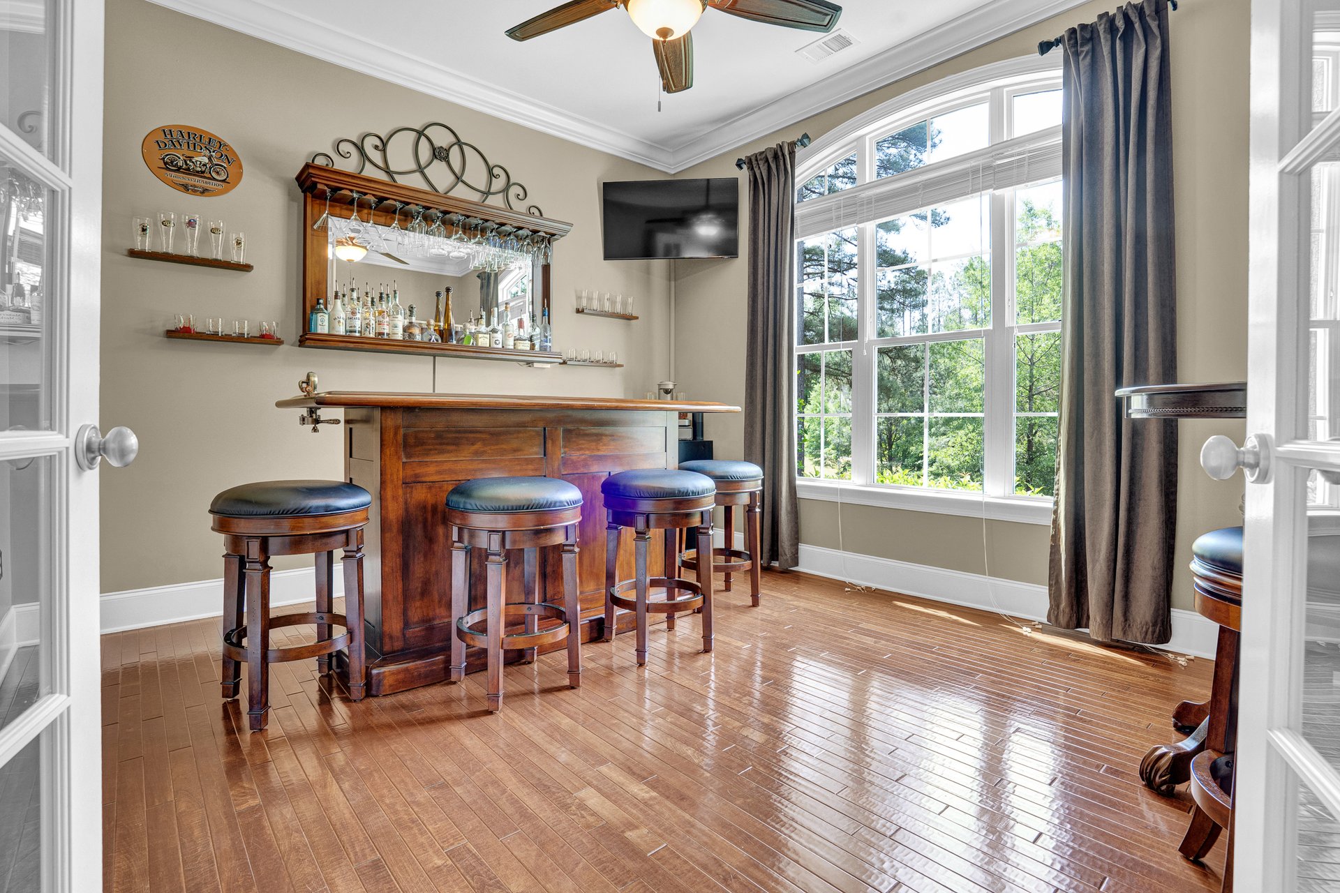 216 Colonial Ridge Drive