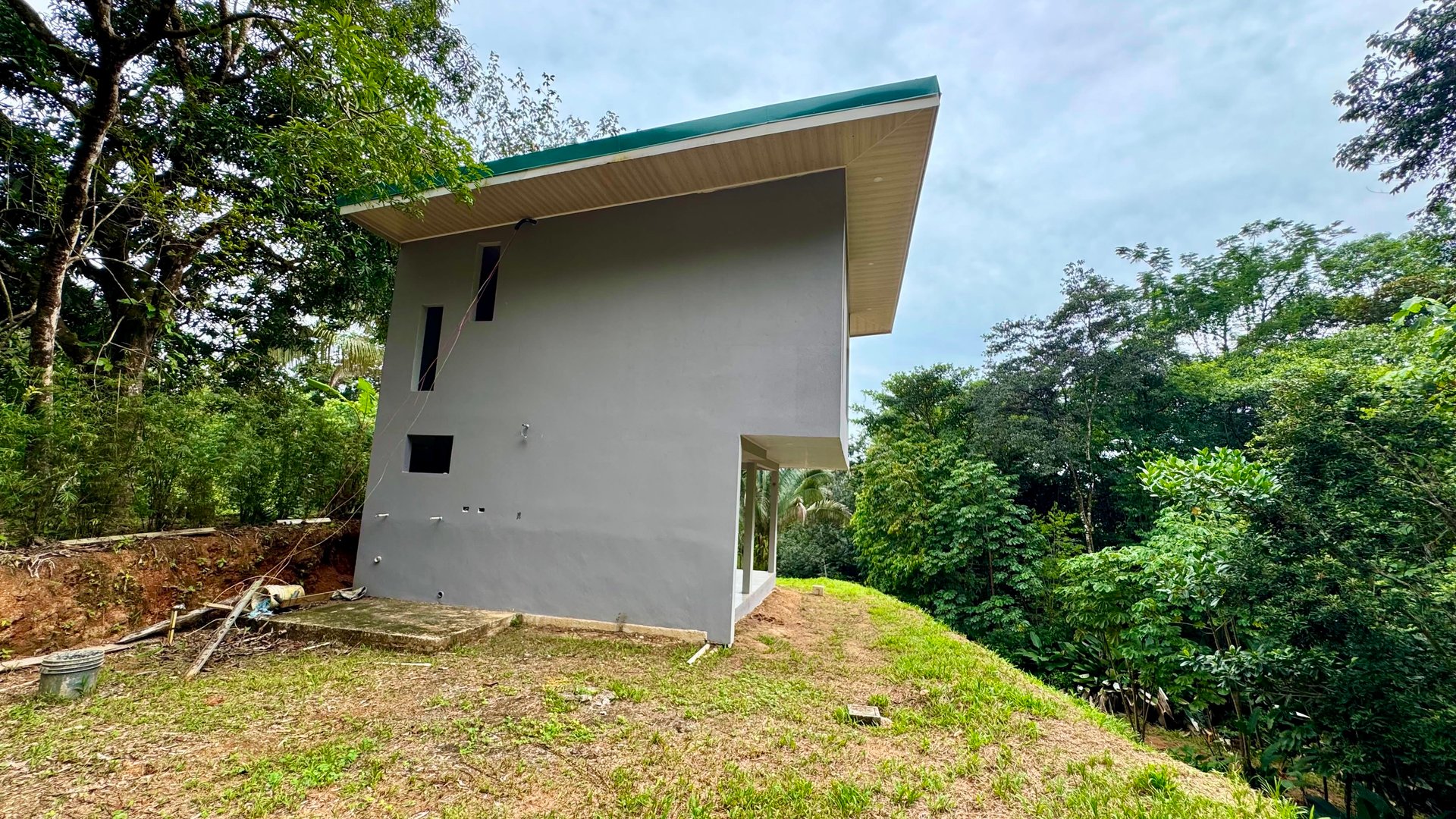 Investment Opportunity in Playa Hermosa – Fixer-Upper with Great Potential!