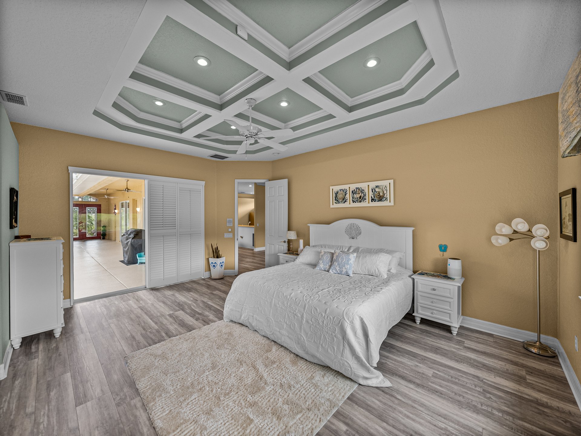 12413 WOODLANDS CIR
