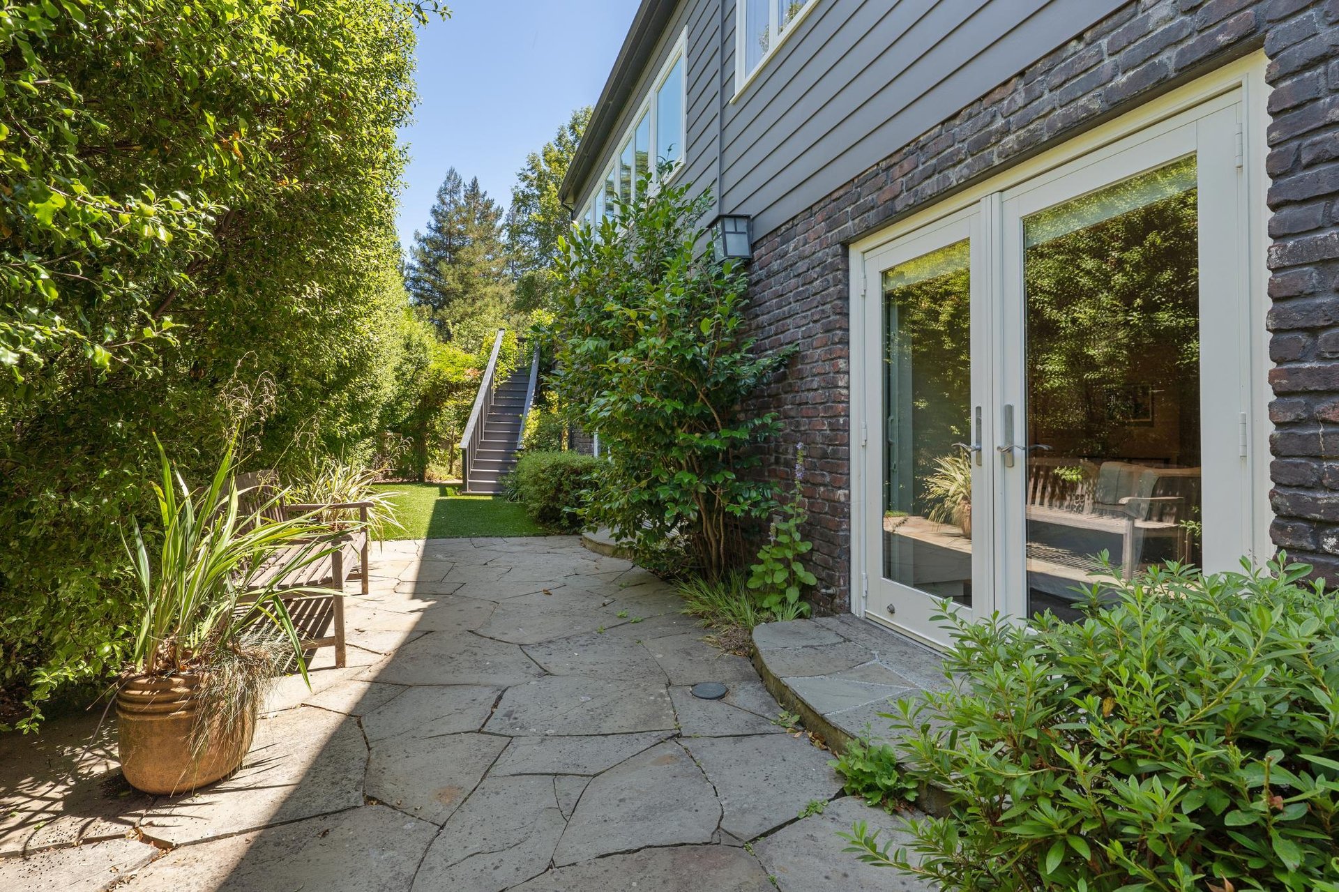 28 Black Log Rd