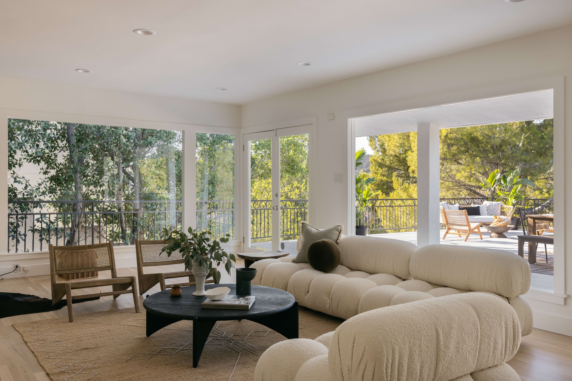 A Peaceful c. 1954 Architectural in Los Feliz