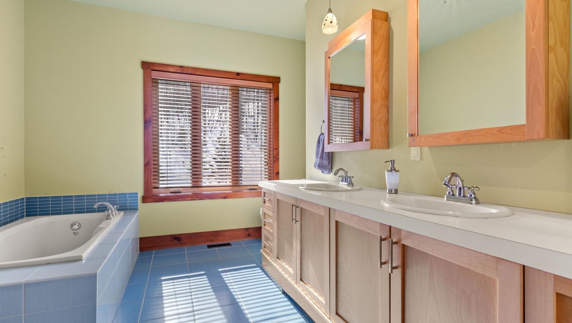 Mont-Saint-Sauveur | Panoramic ski-in/ski-out residence
