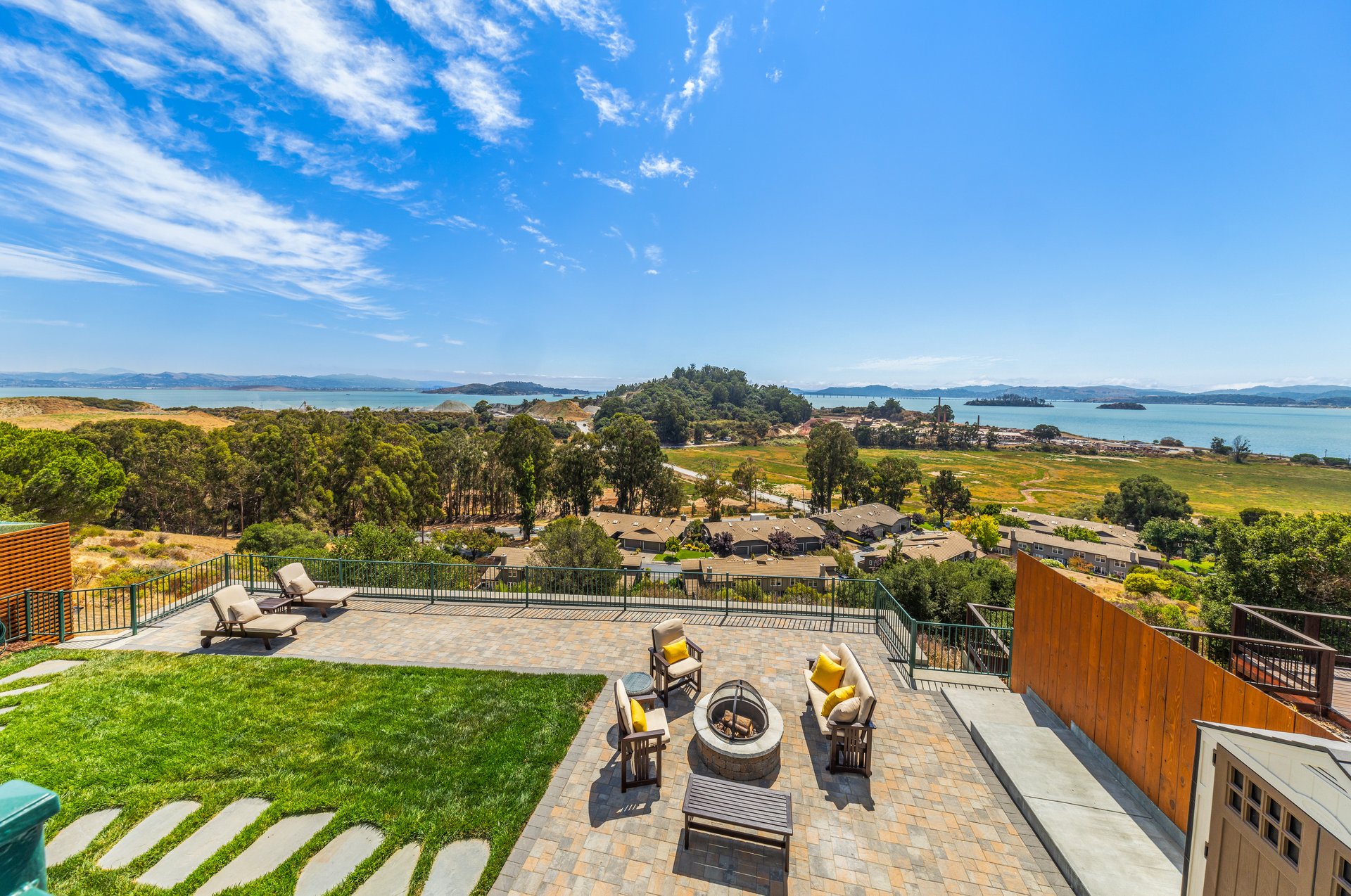 Sunny View Residence in Peacock Gap