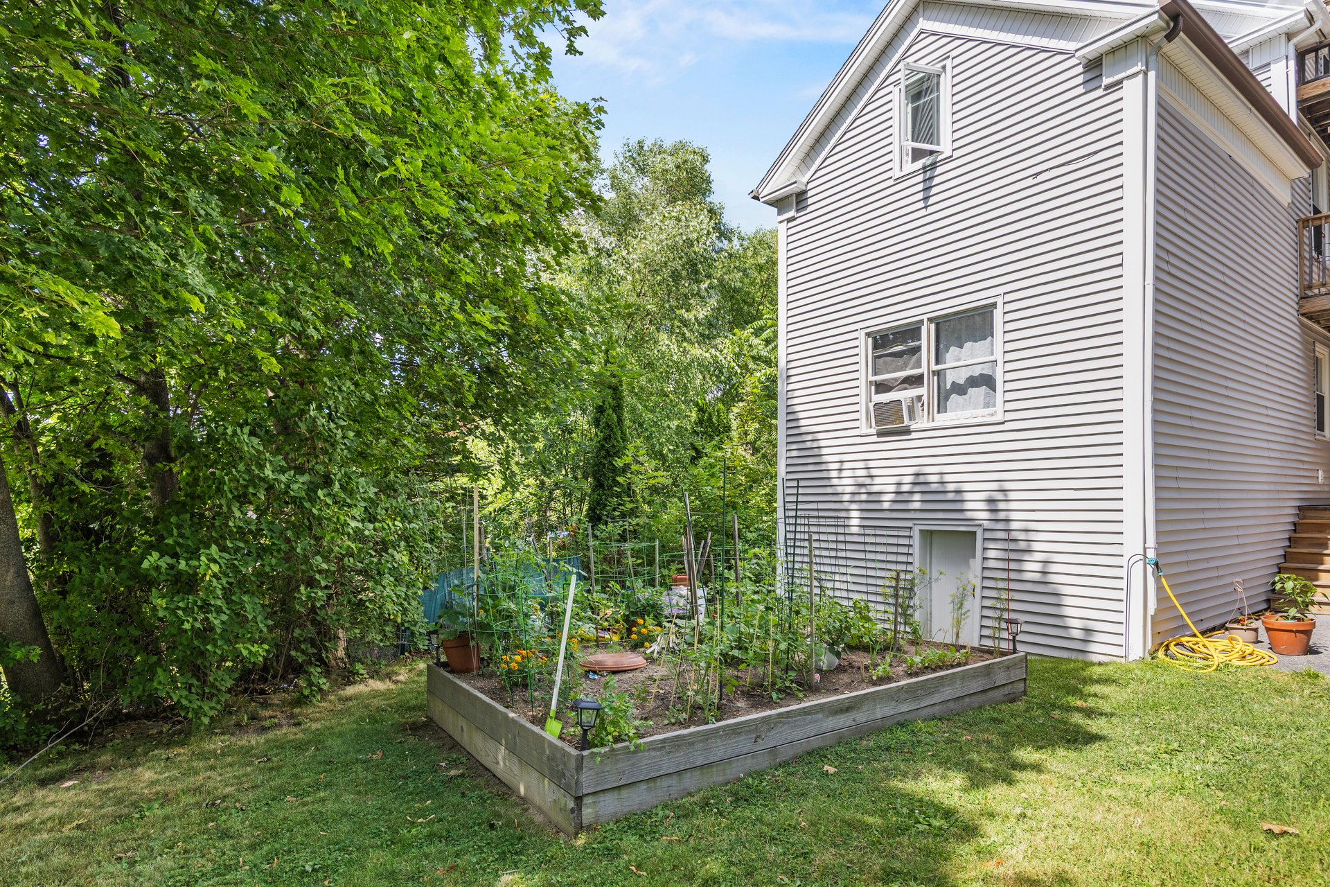 7 Emmons Place