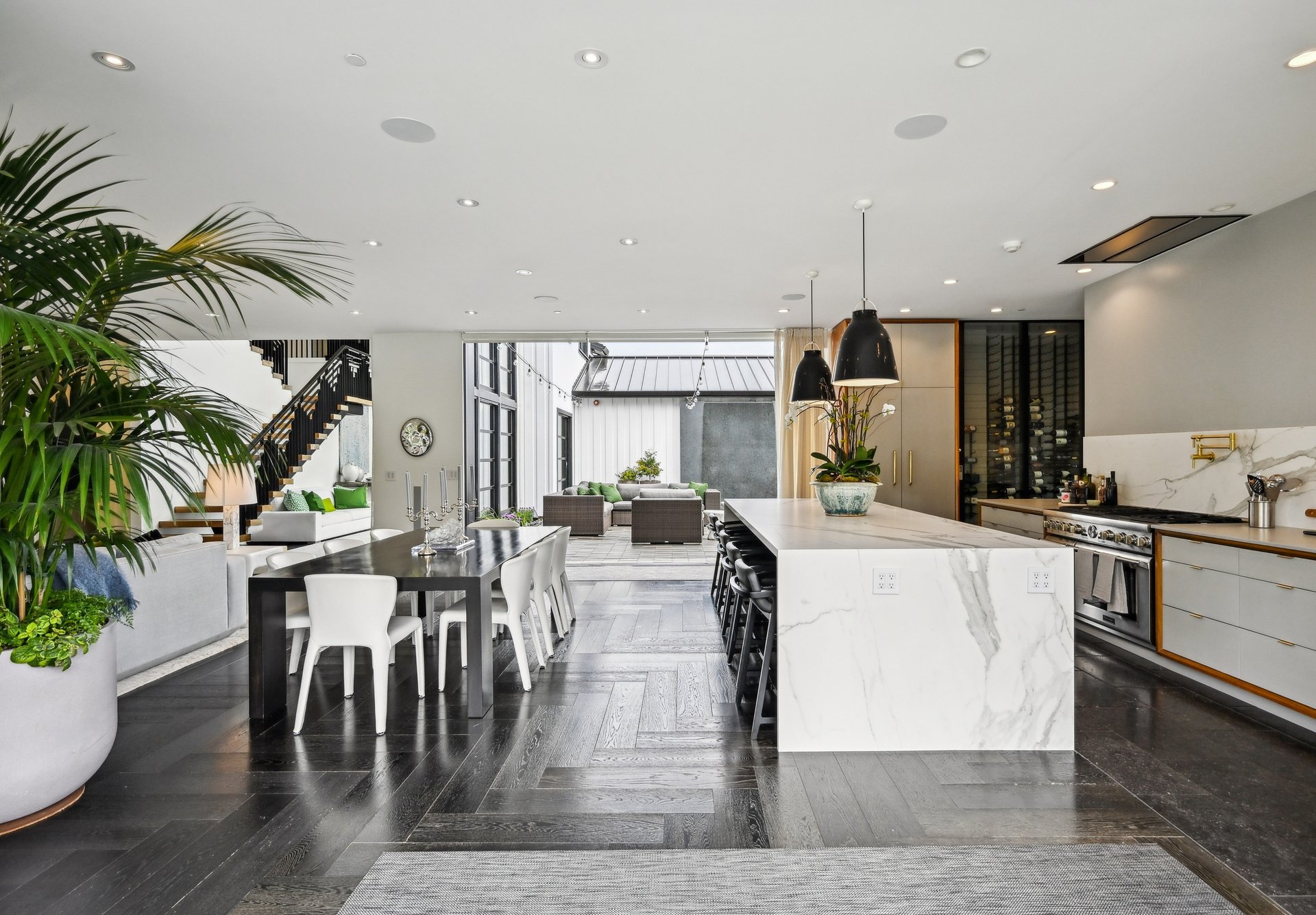 A Waterfront Masterpiece of Modern Luxury- Represented Seller