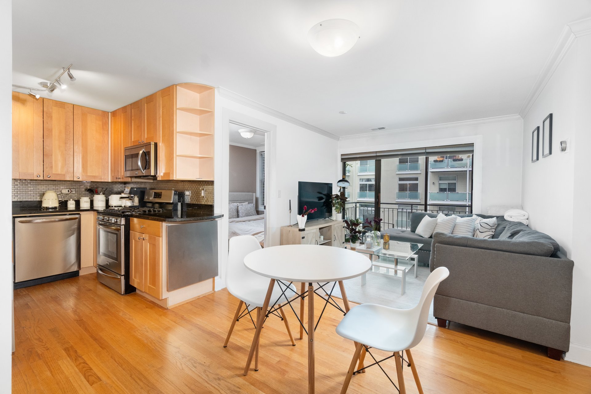 4144 N Sheridan Rd 303