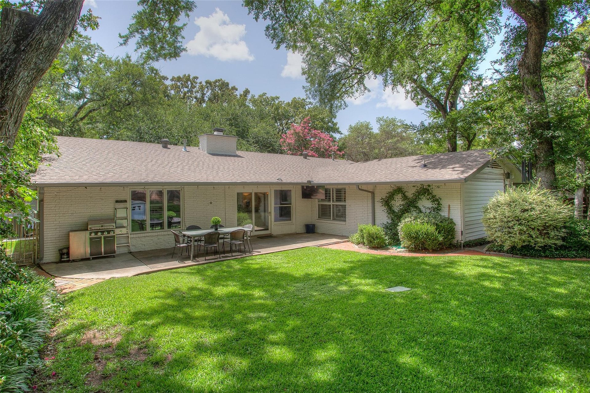 2717 Harlanwood Dr