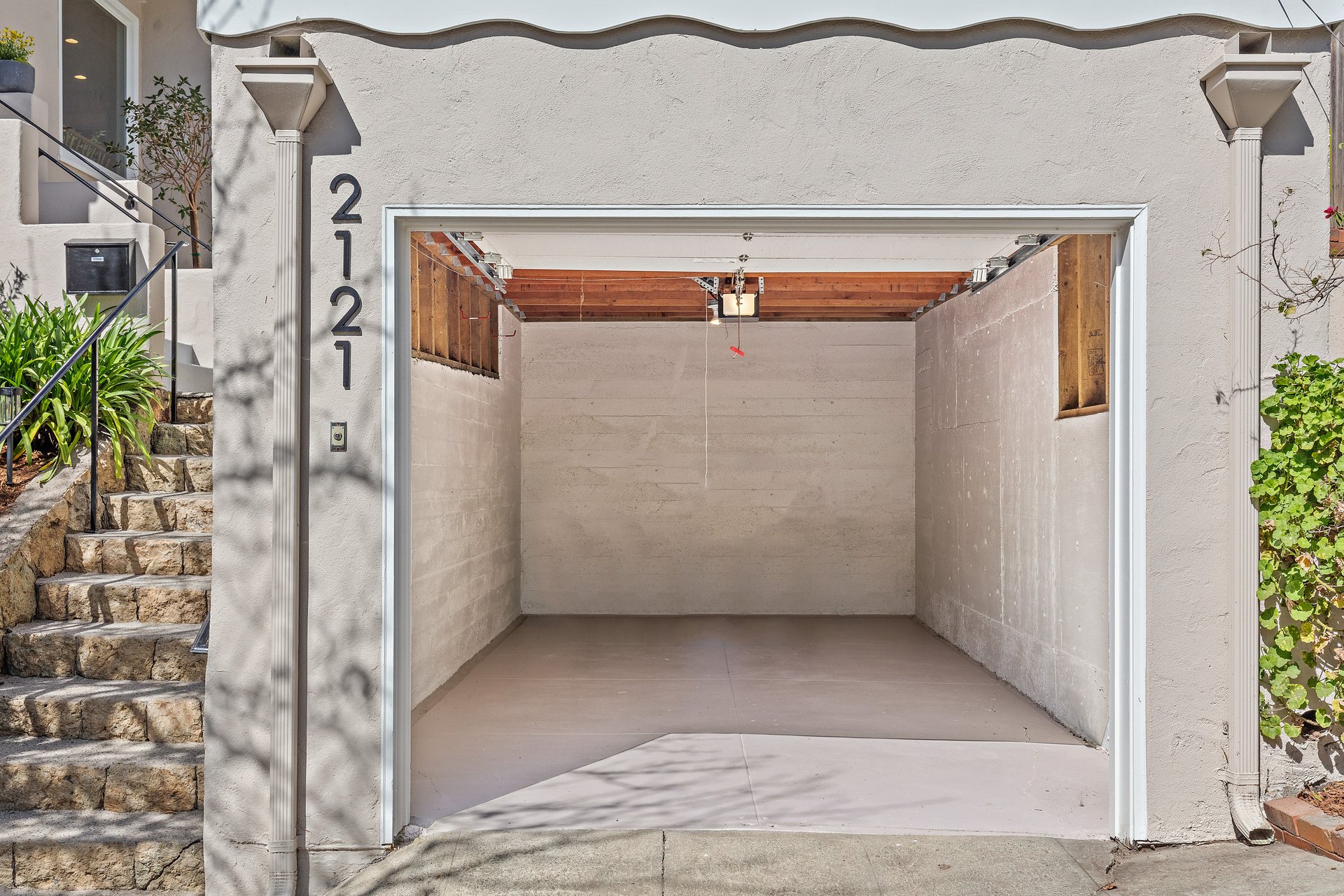 2121 Eunice Street