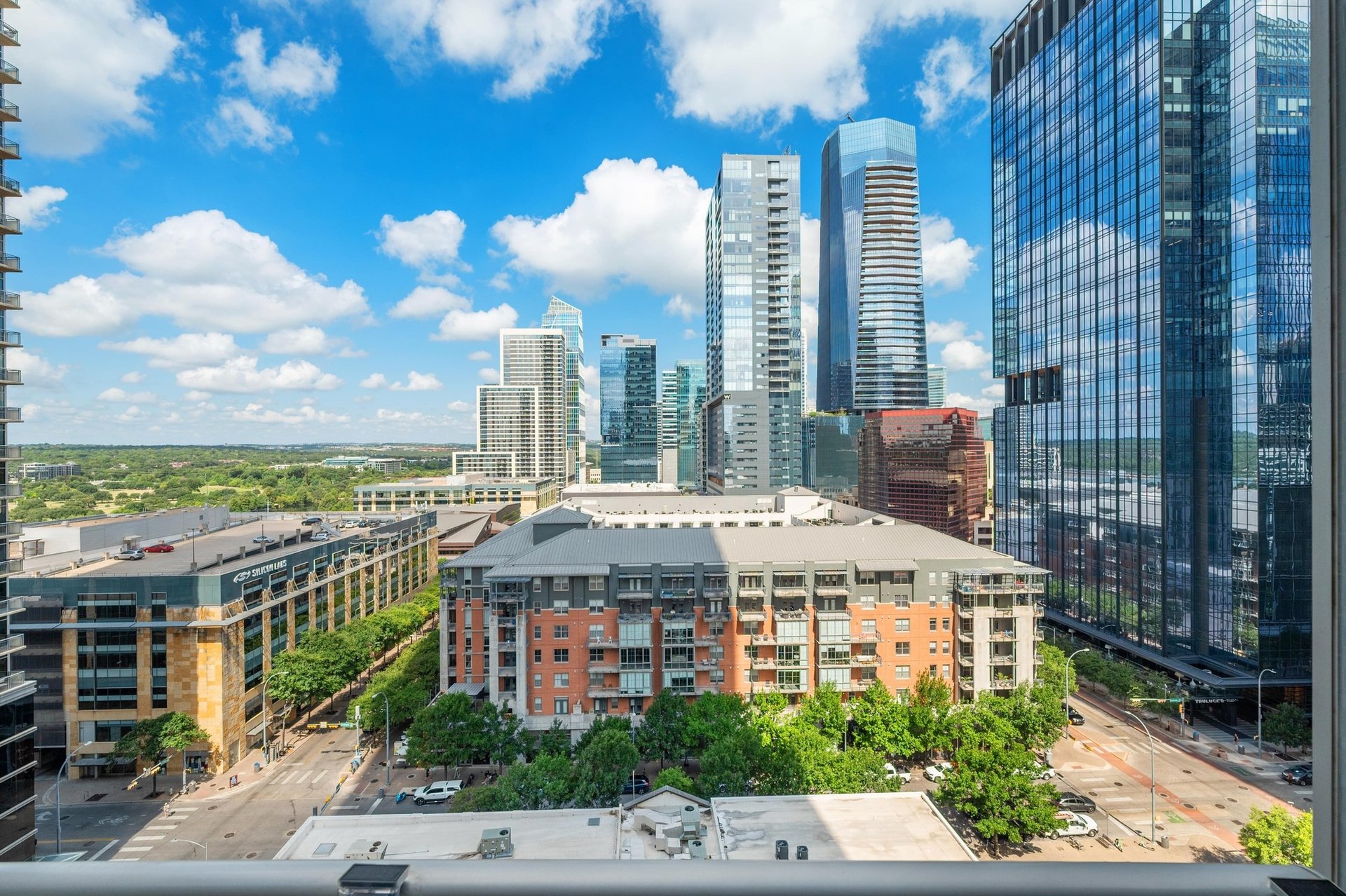 200 Congress Ave #13A
