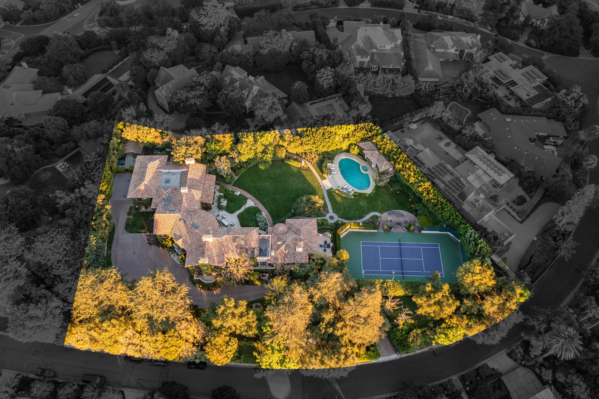 1550 Amalfi DR