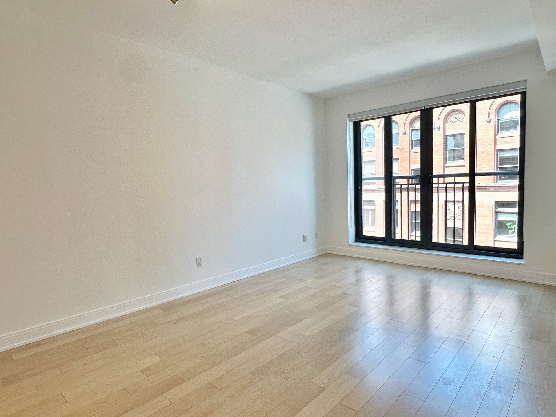 519- 55 Front Street E