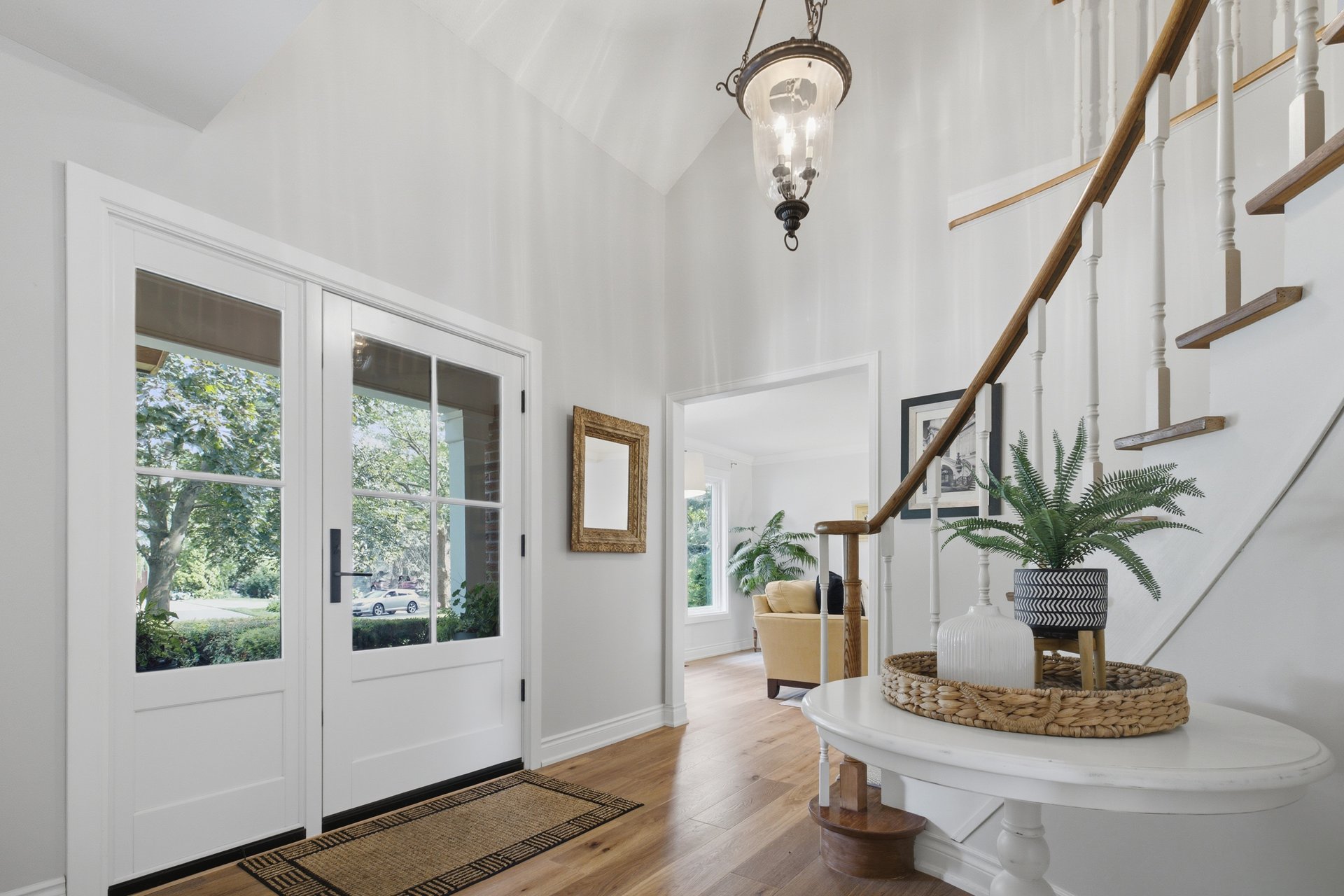 Rare Court Location on Oakville Golf Course