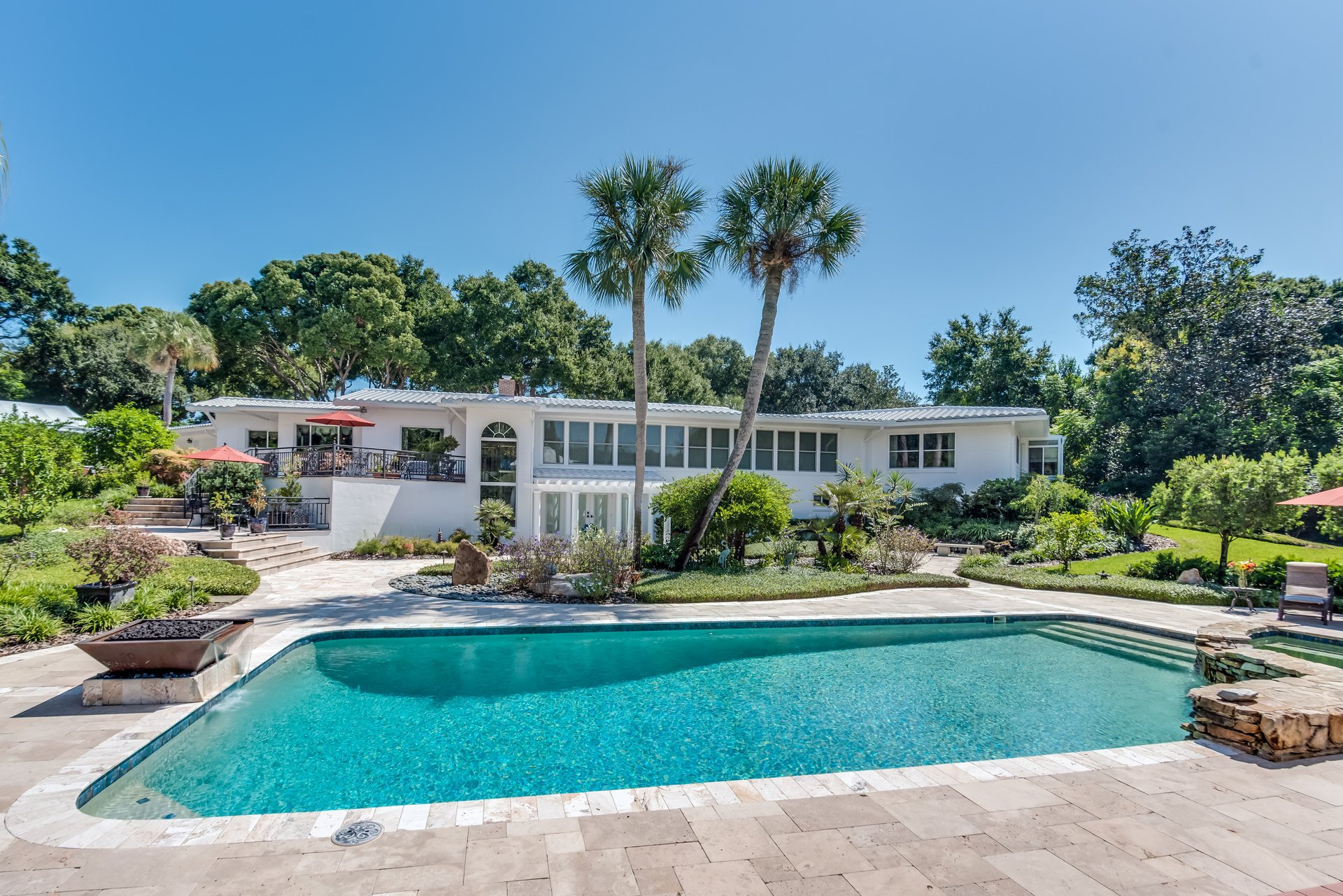 1750 Country Club Rd