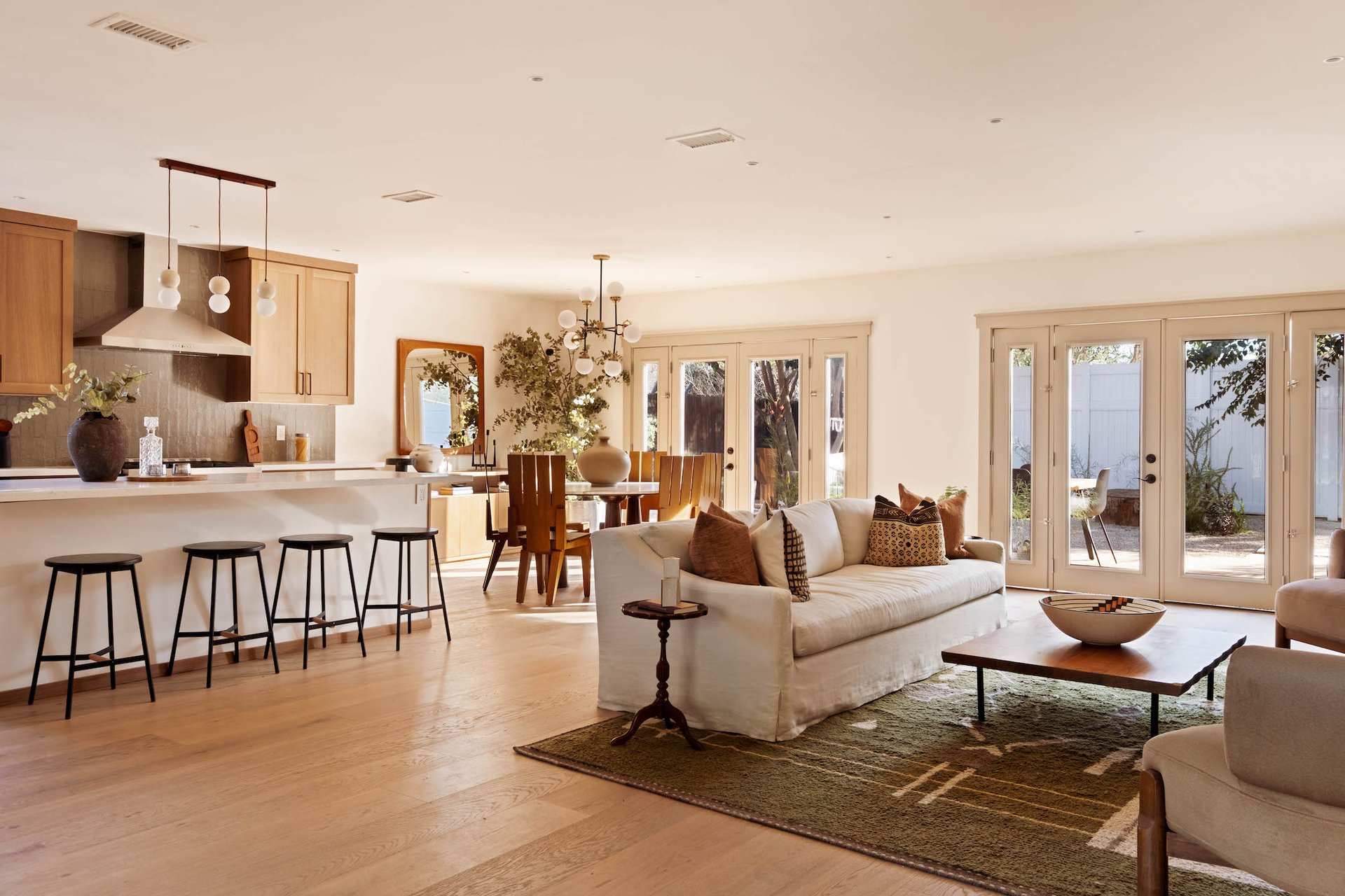 Outback Modern. Lake Balboa