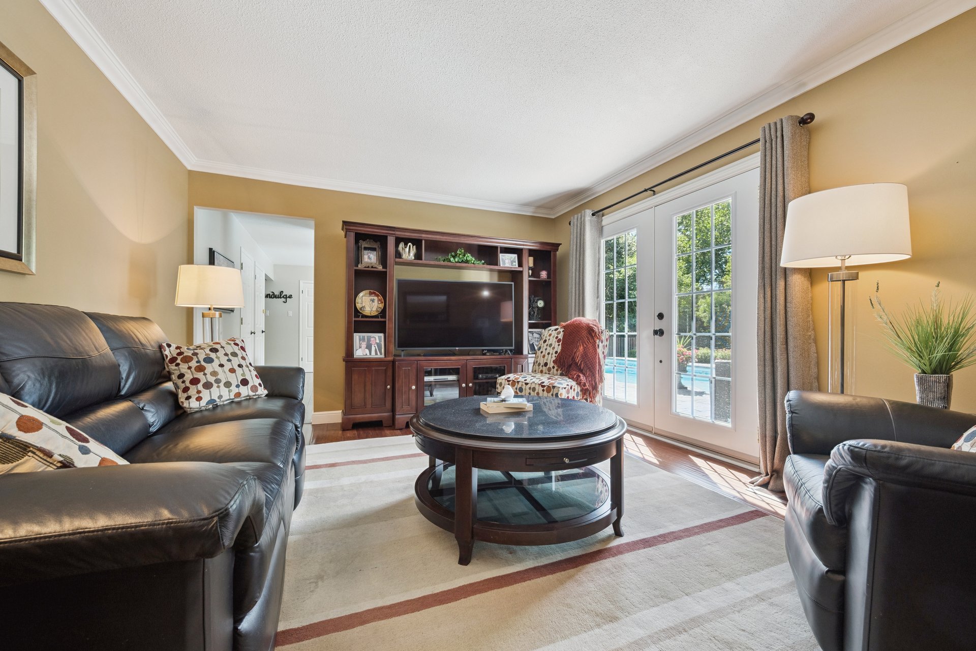 250 Mccraney Street W