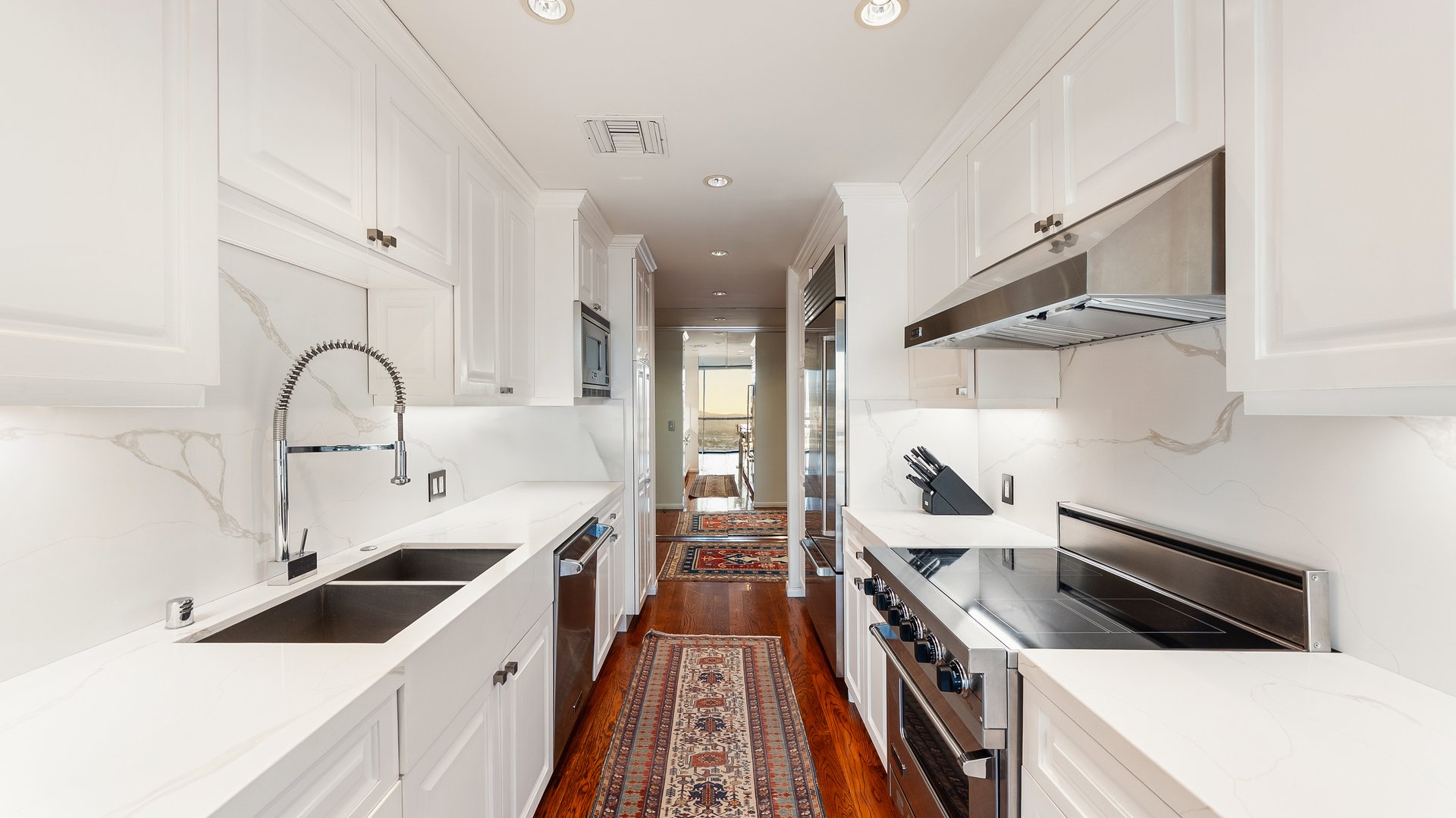 2220 Avenue Of The Stars Unit: 1802W