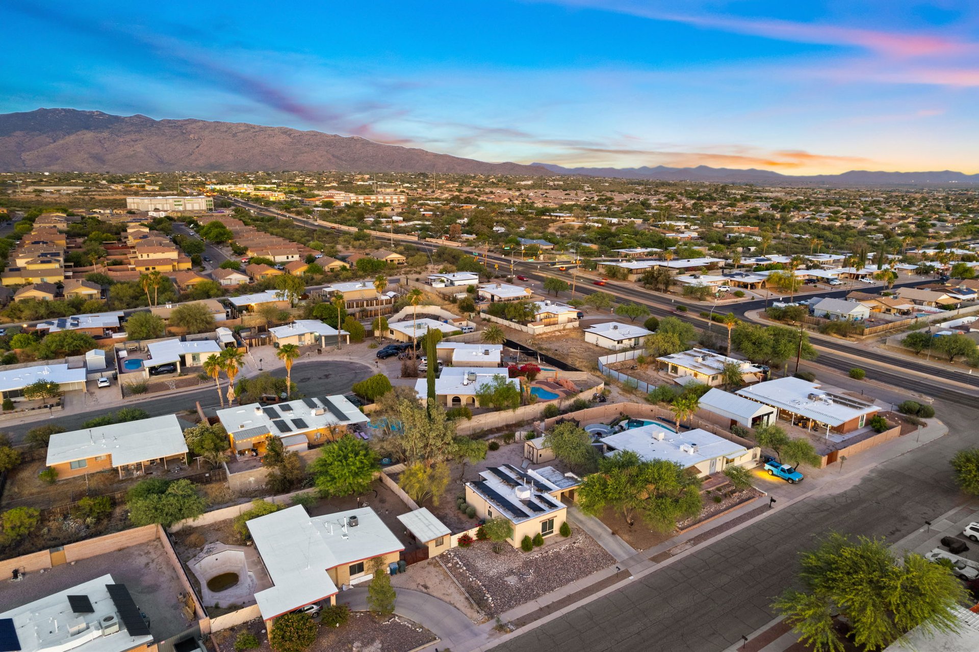 2540 S Marianne