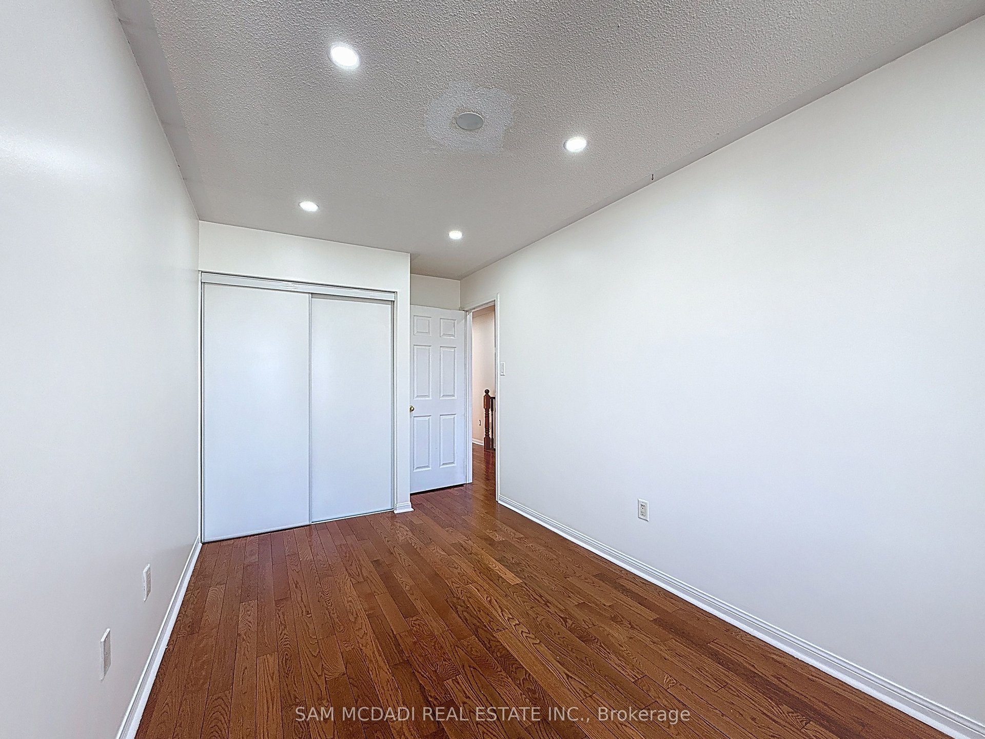 1354 Weir Chase 