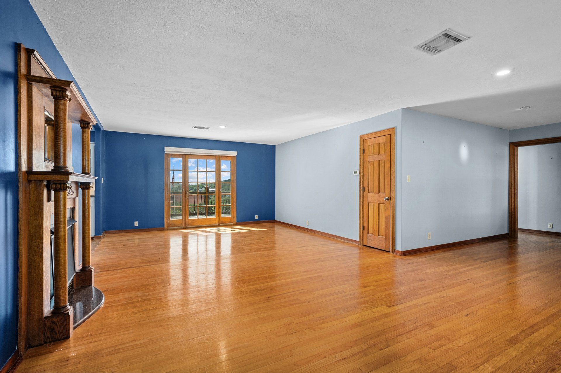 401 Crestview Drive and 309 Cliff Circle