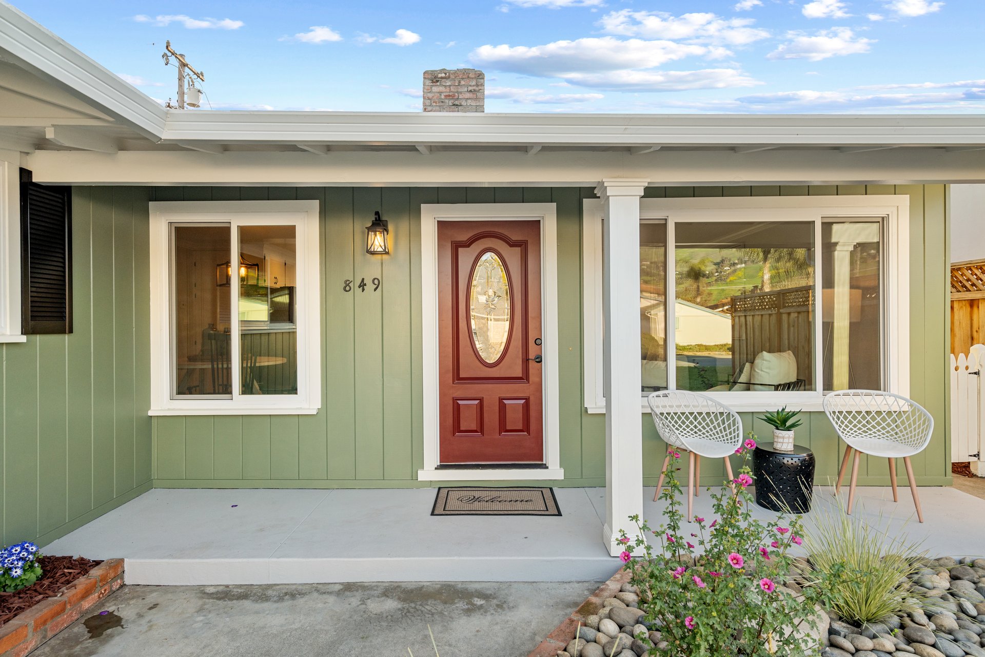 849 Selby LN