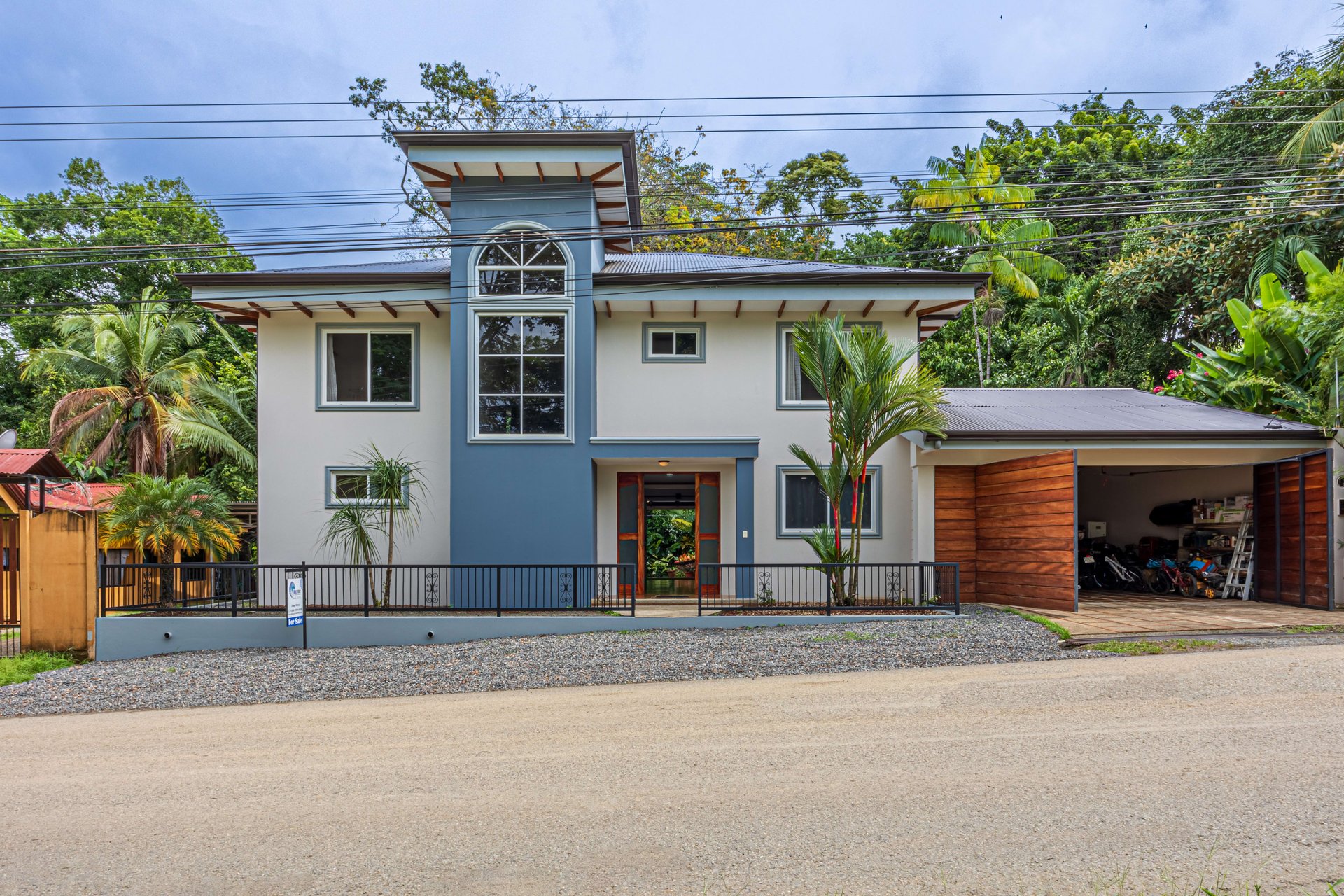 Commercial Building Opportunity in the Heart of Uvita. On Creek with Beautiful Jungle View