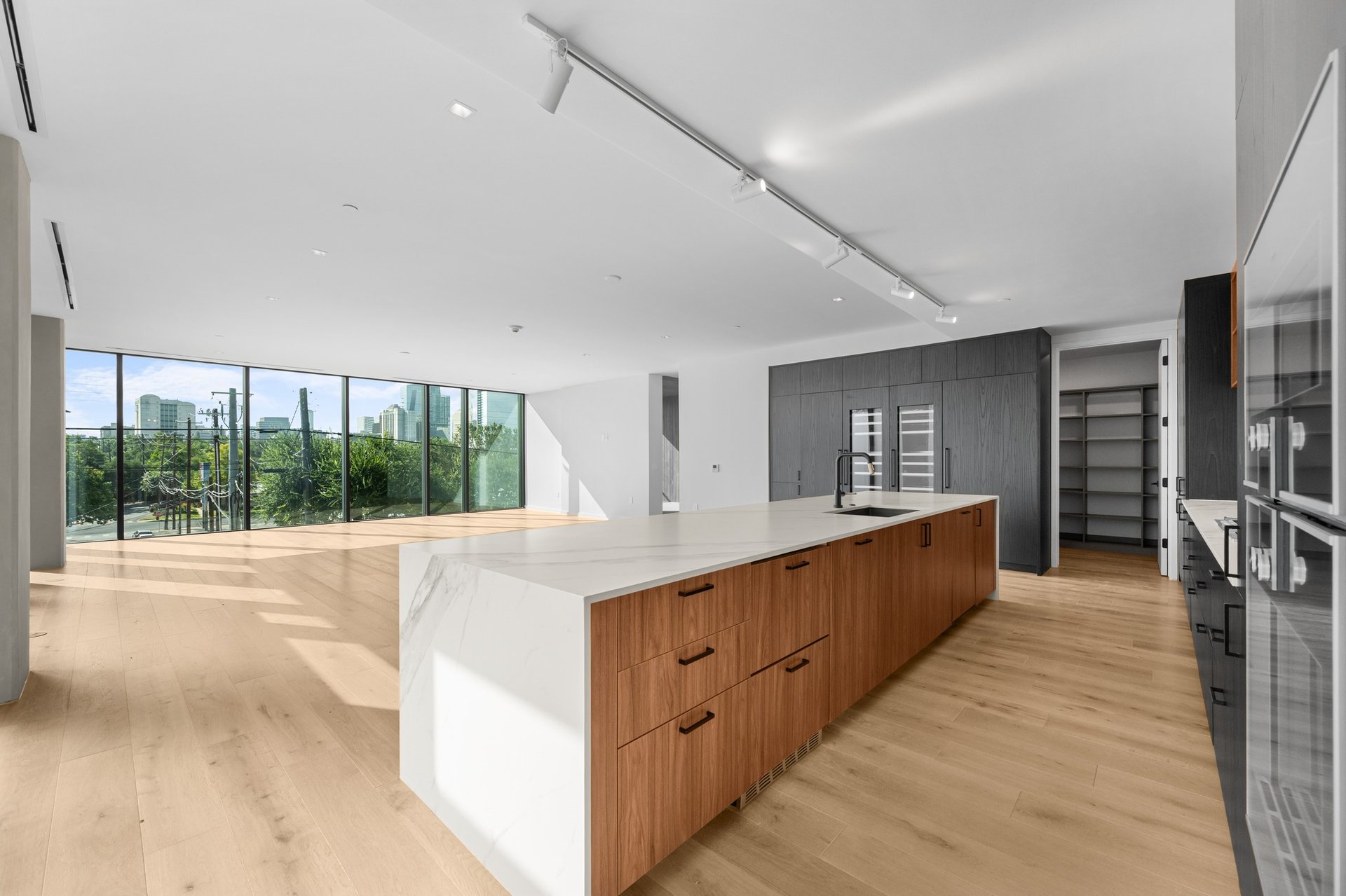 1006 Baylor Street #204