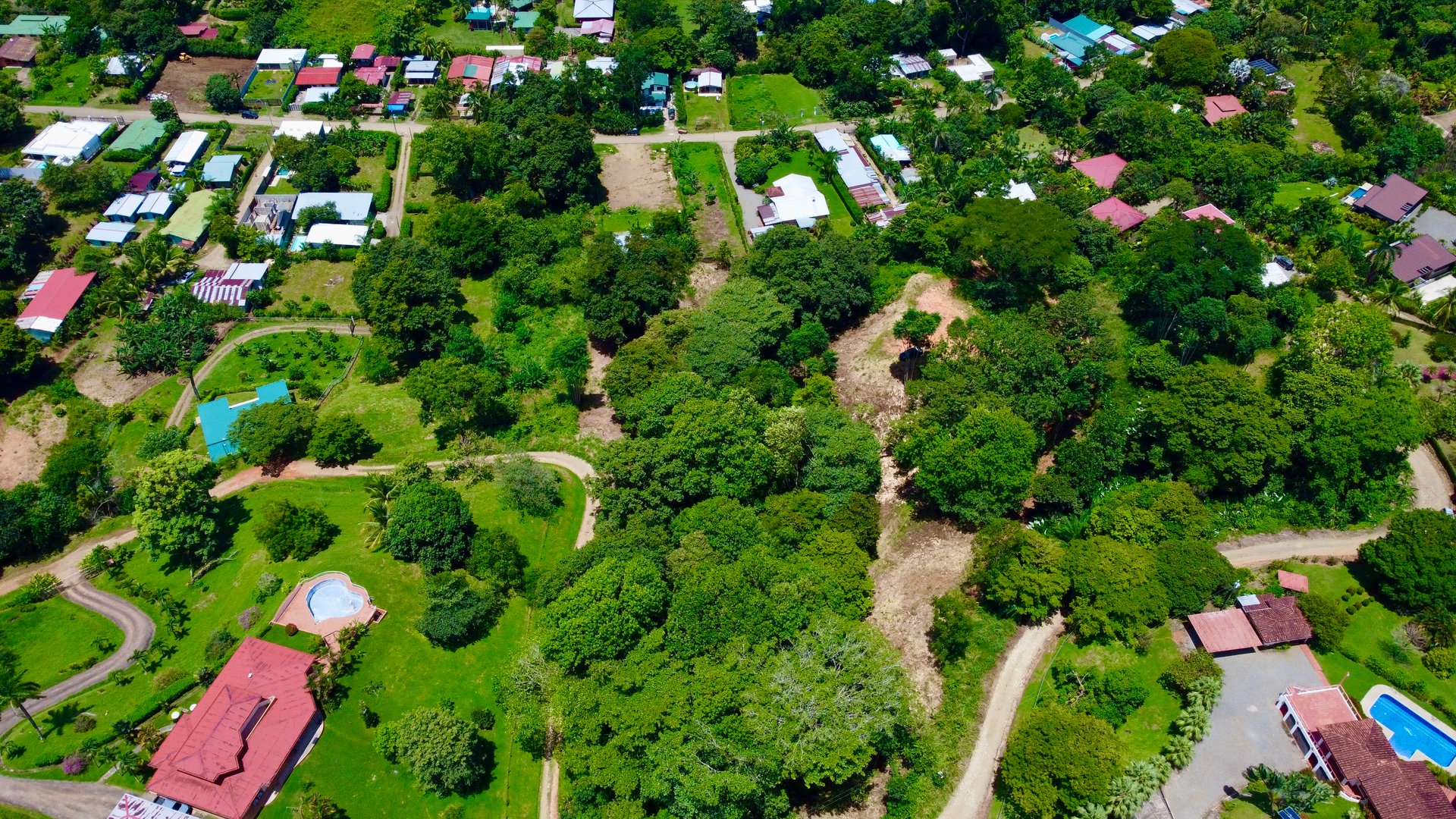 Build-Ready Lot in Ojochal’s Calle Cacique | Easy Access & Stunning Mountain Views