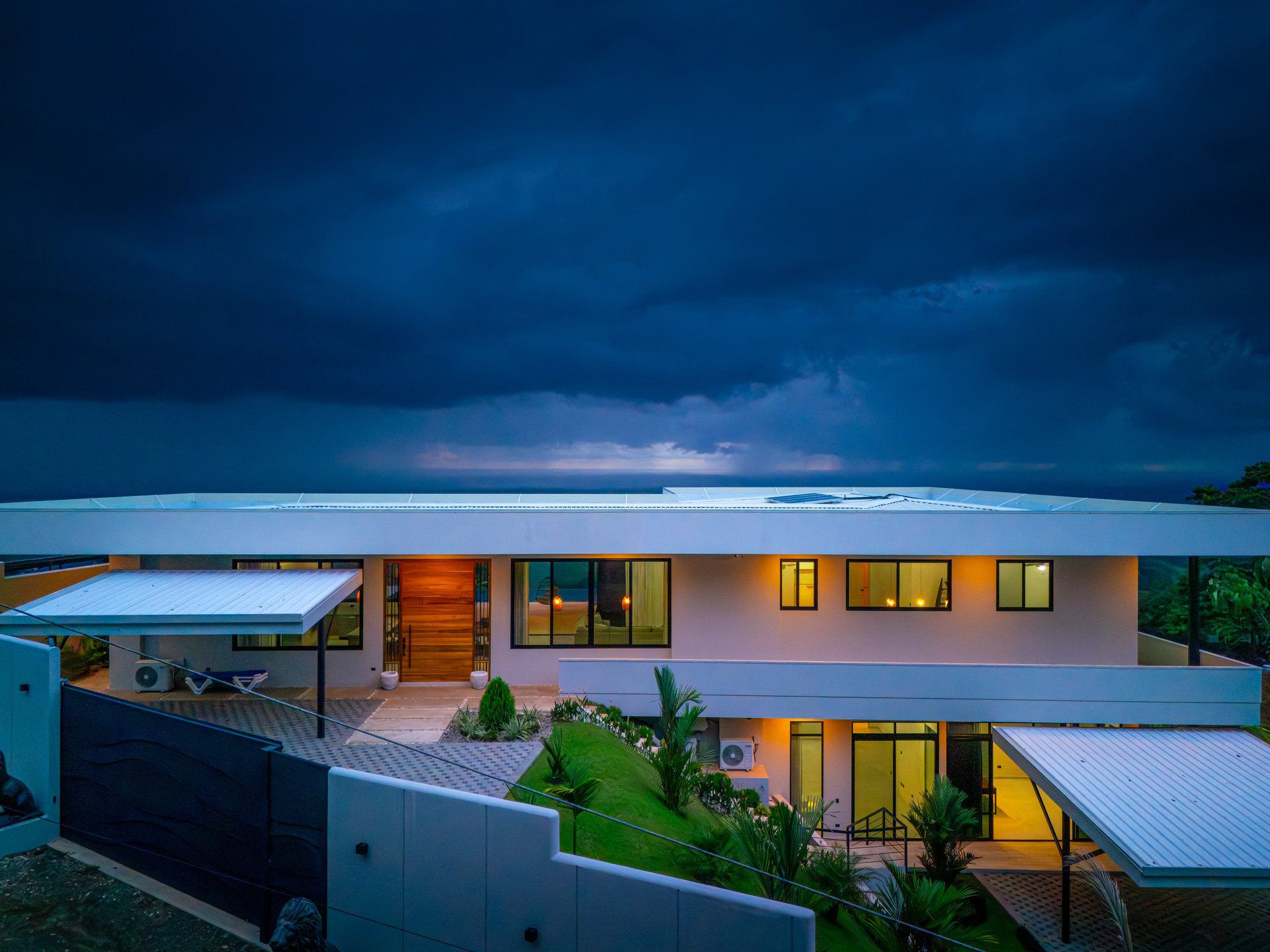 Lion's Gate Sunset Estate