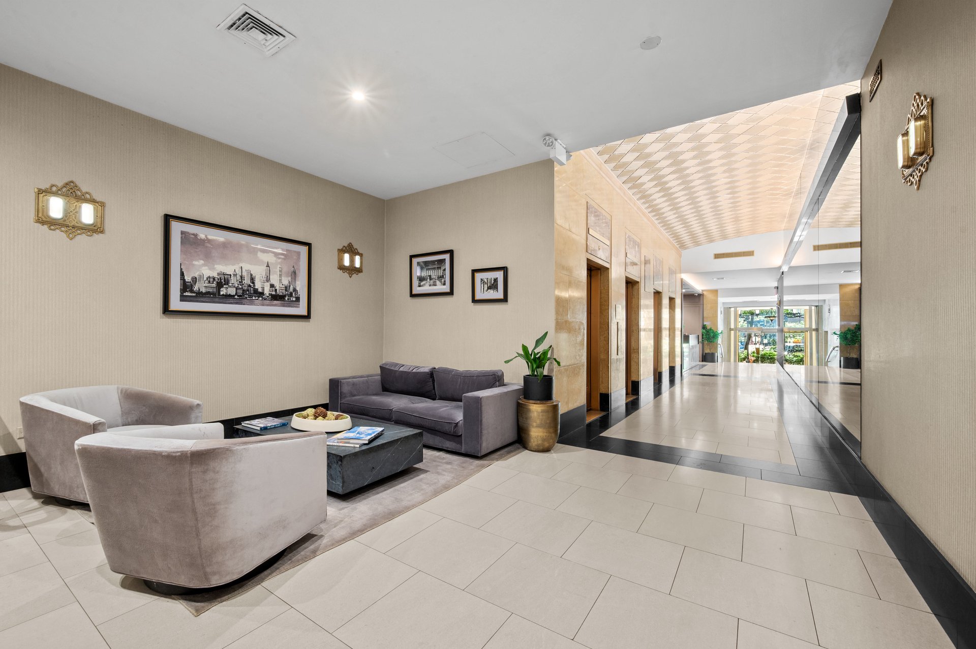 3 Hanover Square, 22B