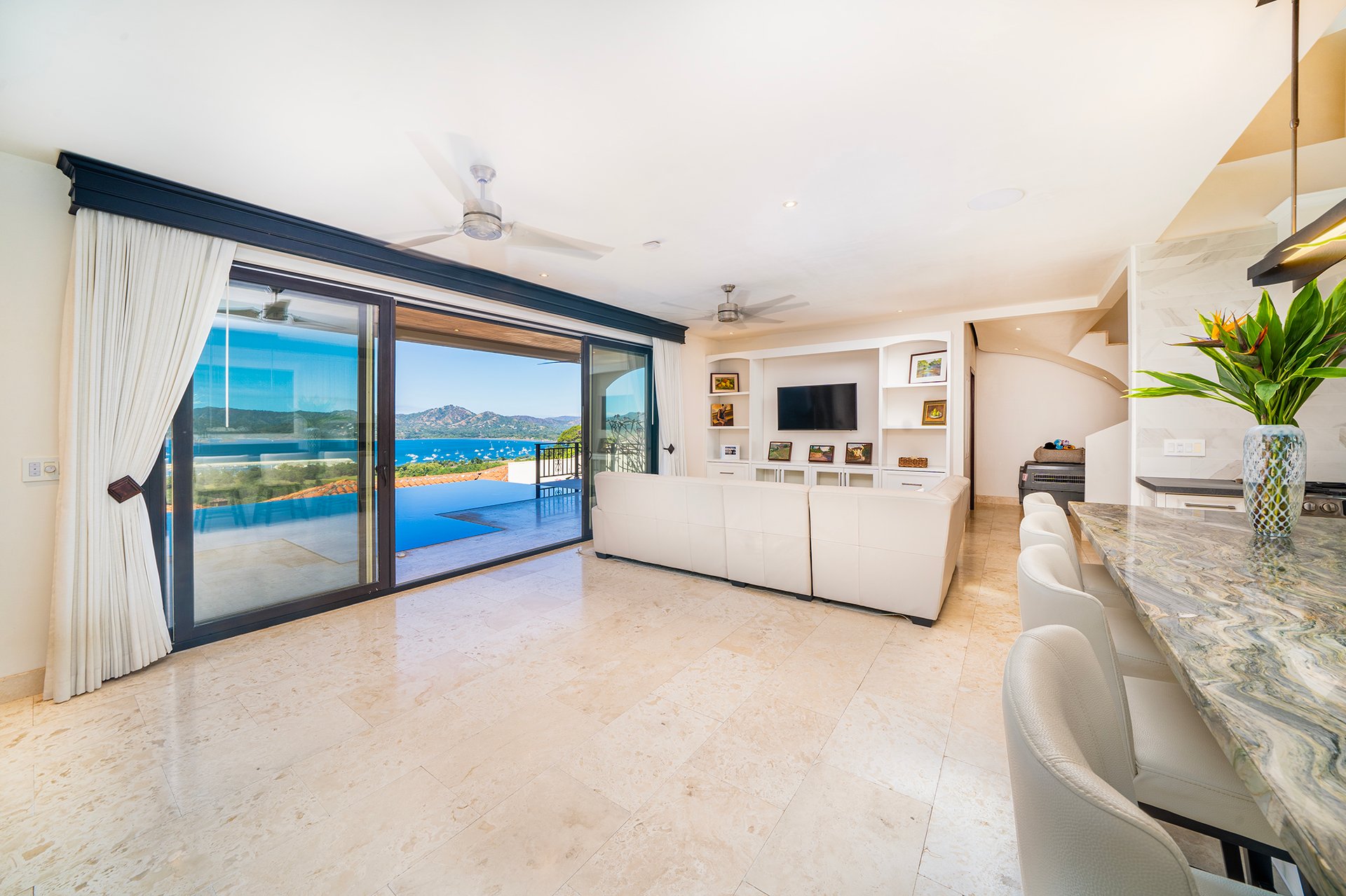 Casa Todo Bien and Guest House: Luxury 4BR Main Home + Guest House with Ocean Views