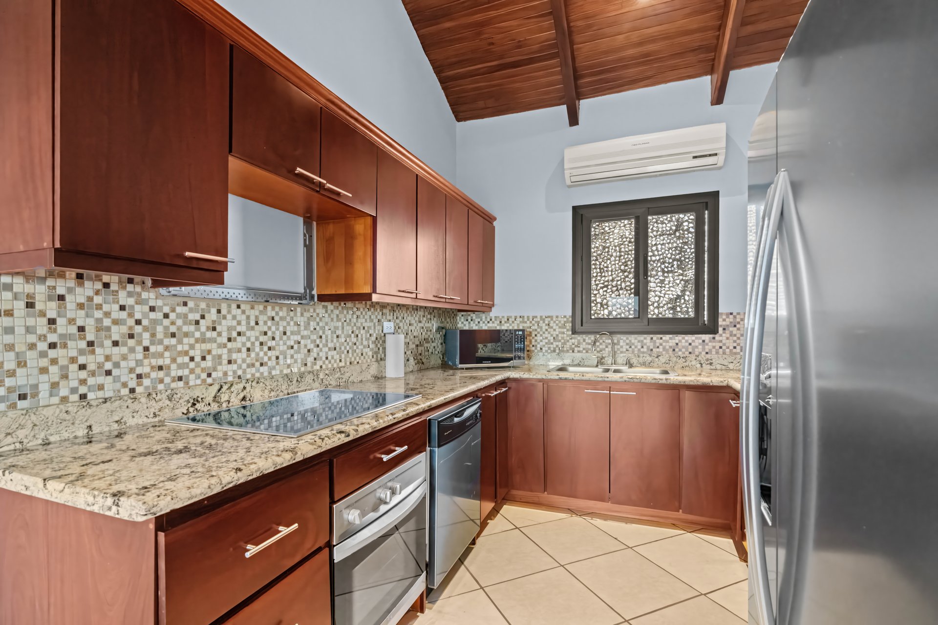 Casa Omega | Ocean View Apartment Complex in Altos de Flamingo