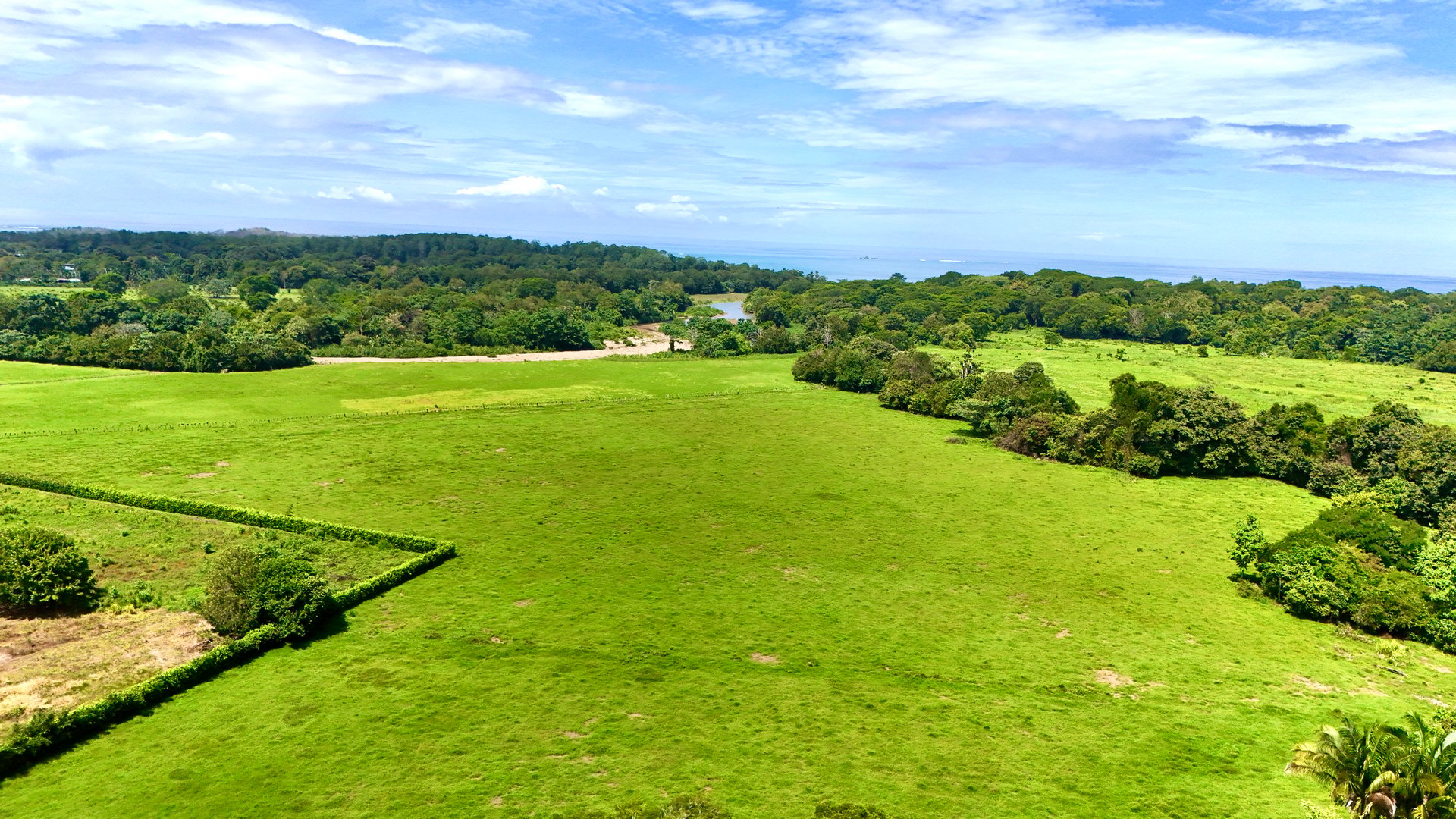 Riverside Cabin in Uvita | 0.98-Acre Estate with Room to Expand