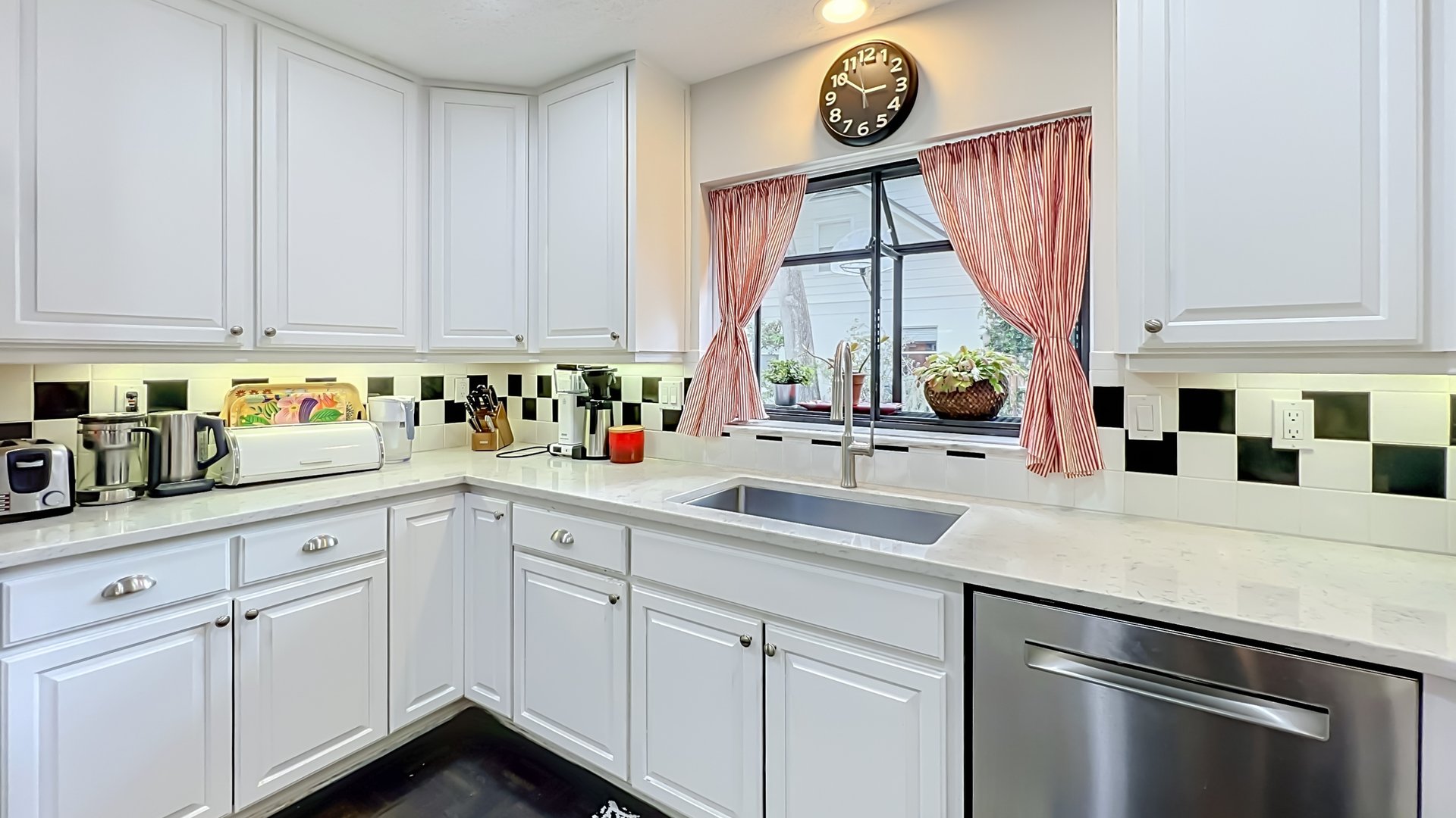 Winter Park Vias Traditonal 5-Bedroom Home near Racquet Club