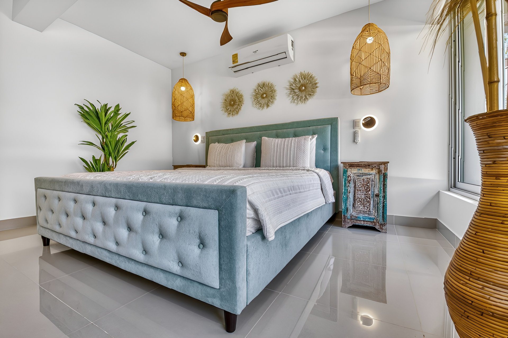 Casa Pochote | Artisan Luxury Villa in Tamarindo | Pool, Jacuzzi & Langosta Beach Club Membership Included