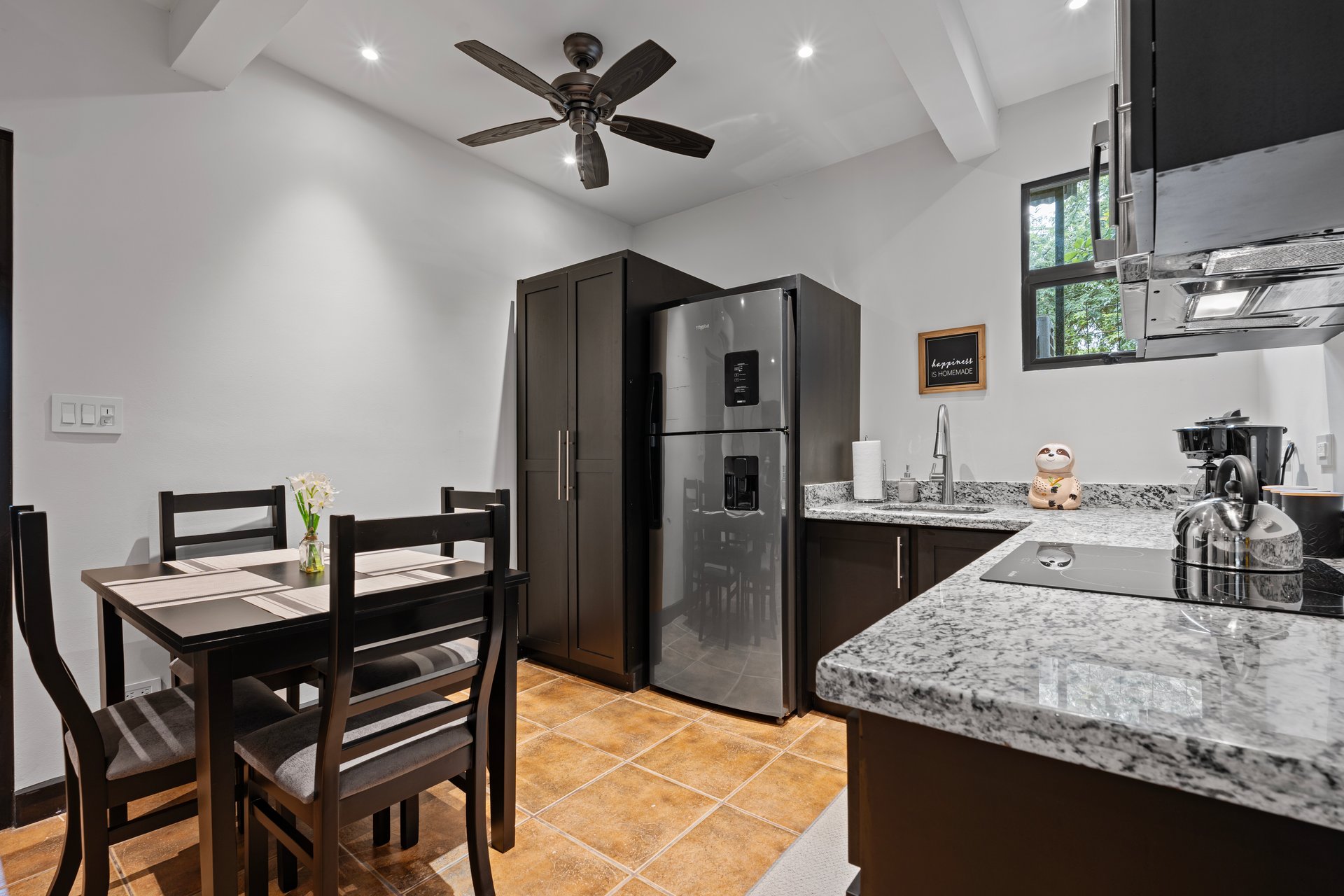 Laughing Gecko Suites | Beach Suites / Boutique Hotel For Sale