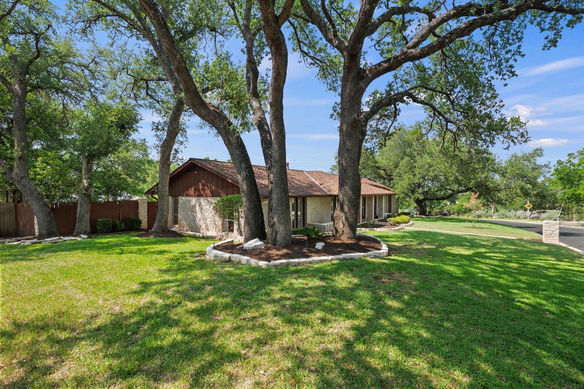 7602 Parkview Circle 