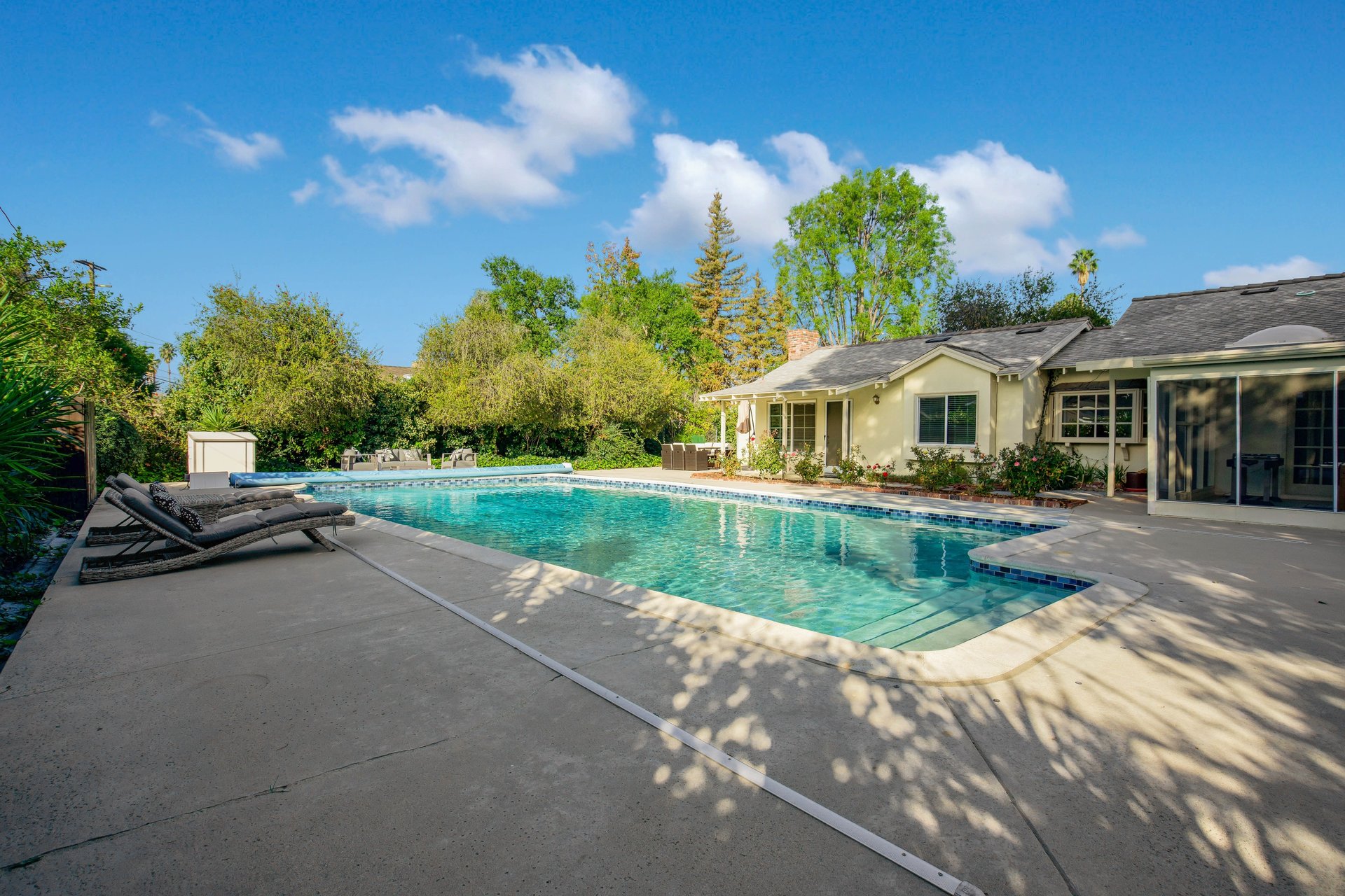 Melba Ave, 91367