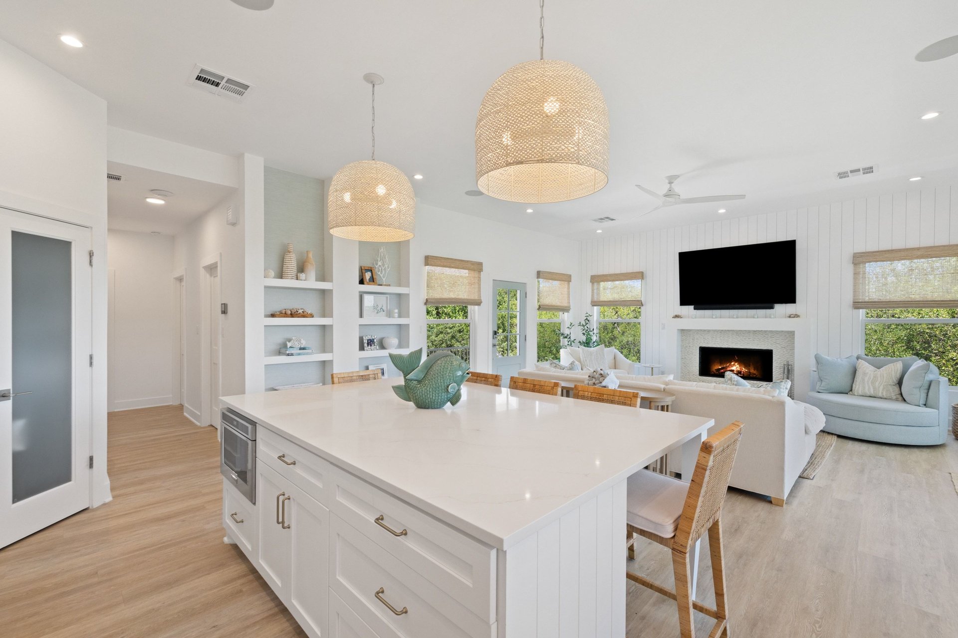 1209 Edgewater Drive