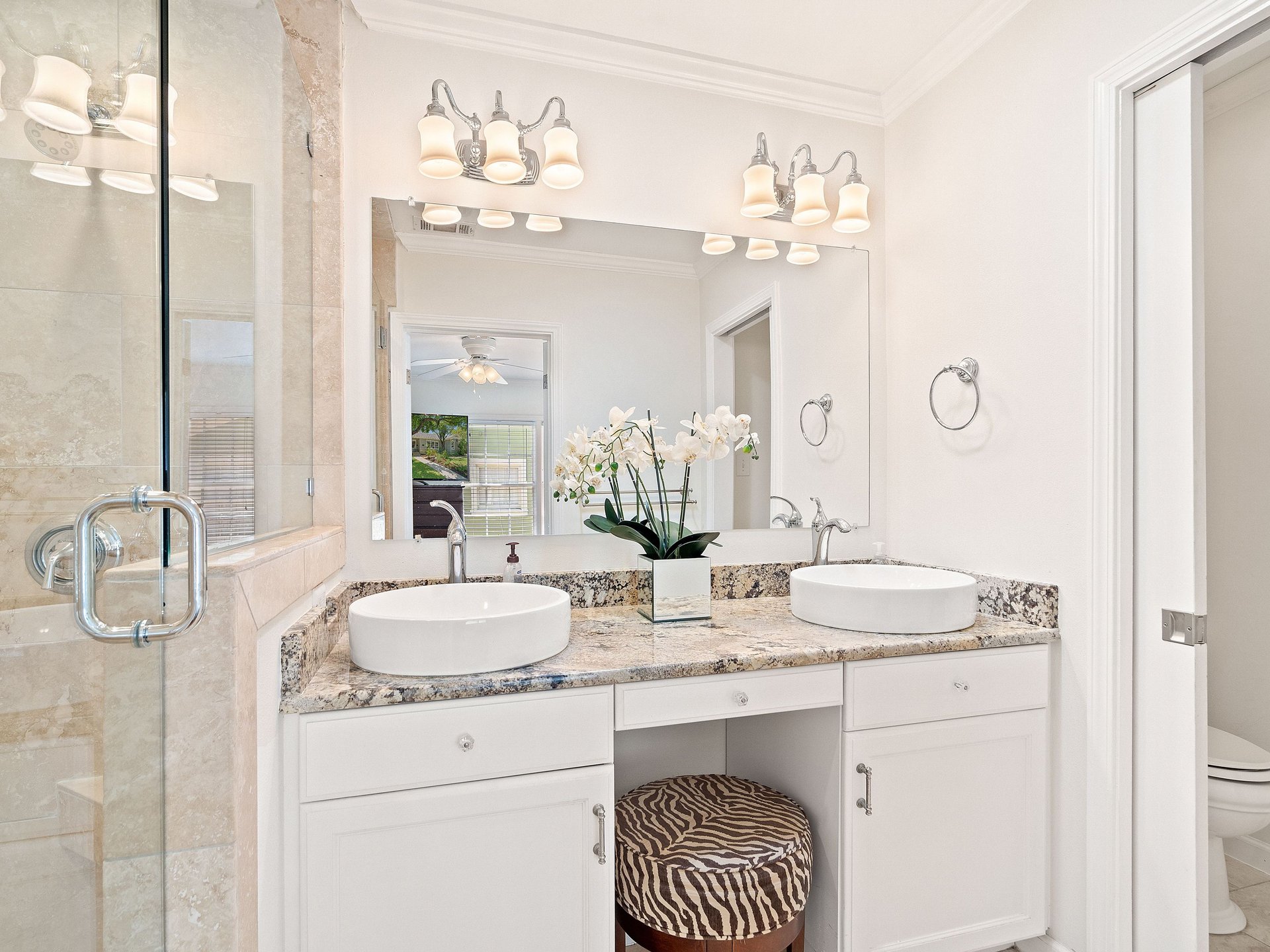 Modern Elegance in Bryker Woods